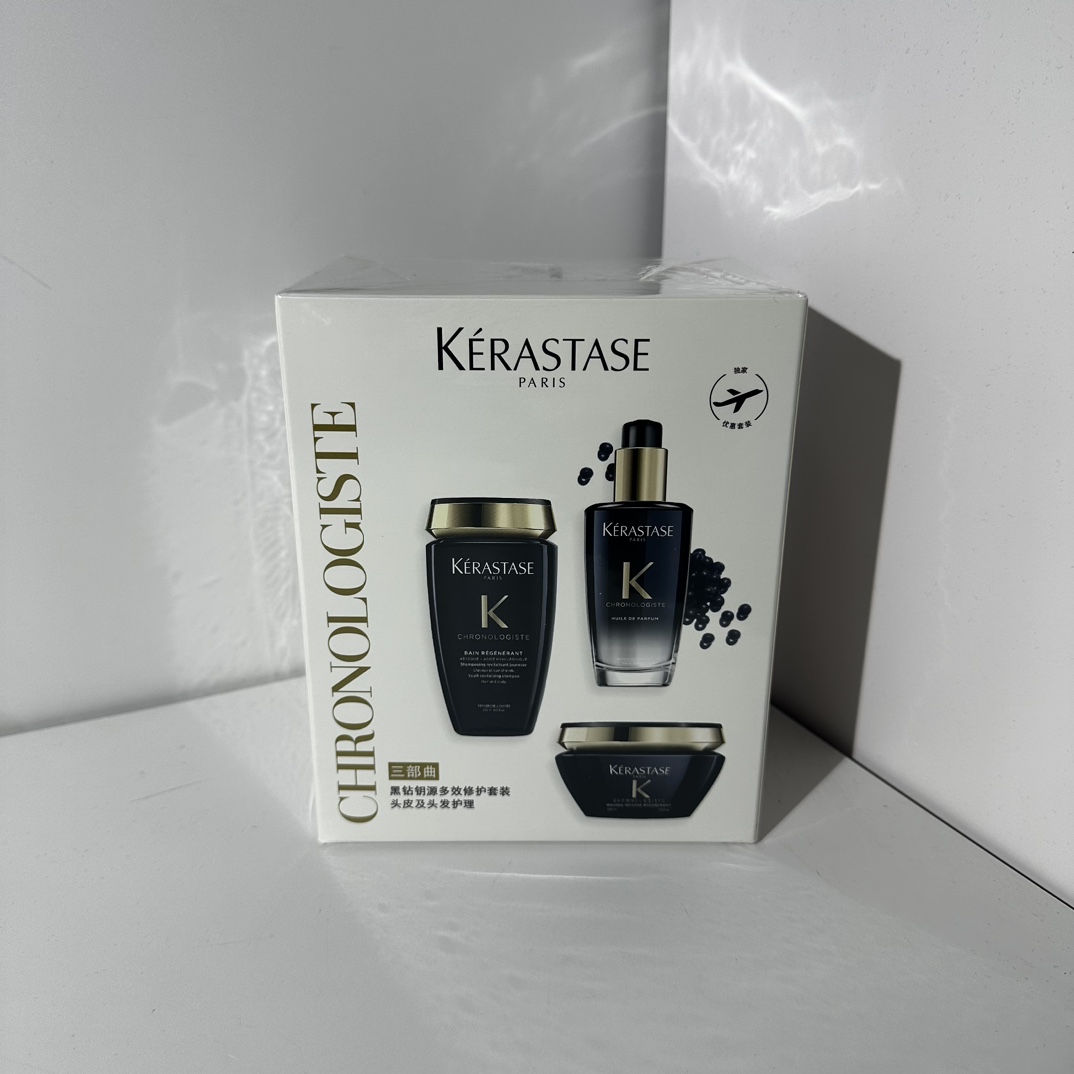 150💰
卡诗黑钻三件套24版！内含：鱼子酱洗发水250ml，护发精油100ml，发膜200ml。