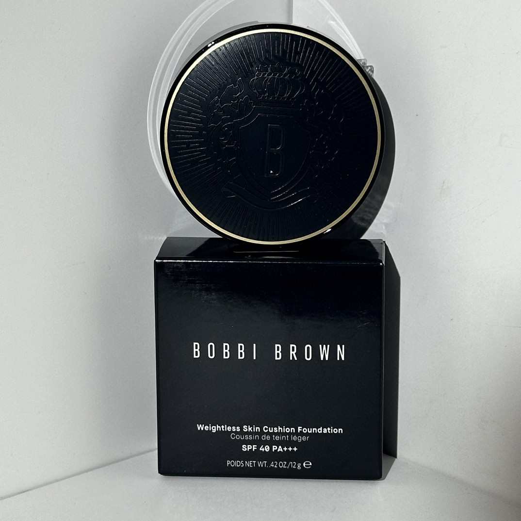 ¡Bobbi Brown almohadilla de aire de núcleo negro 12g! Números de color: 01#PORCELAIN, 02#EXTRA LIGHT.