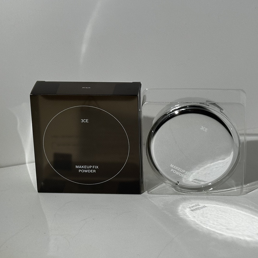 28! 3CE polvo compacto de fijación mate plata 9g en stock dos colores: 1号FAIR号 blanco marfil, 2号CLEAR LIGHT号 beige claro