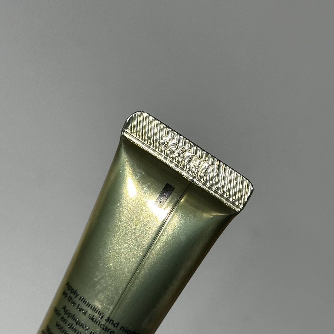 46💰   实拍高质量对版对味  资生堂悦薇小针管眼霜20ml  带中文标
件144    认准批号：4251J1