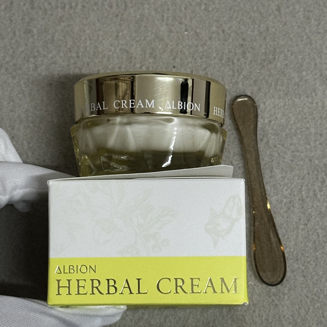 ¡36! Crema facial de oro Albion 40g
