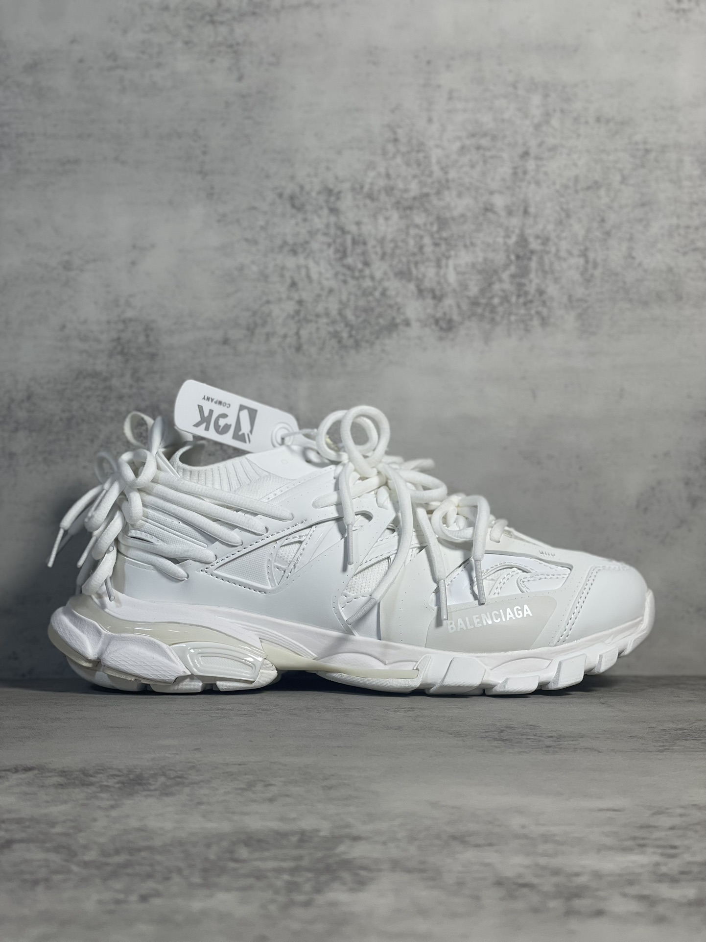[OK versión escaneada] La versión original pura de los zapatos con cordones Balenciaga III. Información: Las …