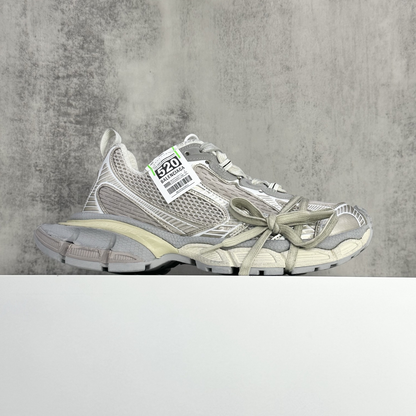 NO:354940,Shipping today [OK scan version] Balenciaga 520 new Phantom Sneaker Official synchronization Balenciaga new 3XL ten-generation trendy running shoes Added a new design While continuing the outdoor contour and complex upper structure of the Track Trainer, the new version adds transparent strap parts at the heel. Size 35 36 37 38 39 40 41 42 43 44 45 46,,balenciaga,balenciaga,tom ford19860909今天出货【OK扫描版本】Balenciaga 520 新款Phantom Sneaker 官方同步 巴黎世家全新3XL十代潮流跑鞋 增加全新设计 在延续 Track Trainer 户外轮廓和复杂鞋面结构的同时,新版本在后跟位置增加了透明带的部件 尺码35 36 37 38 39 40 41 42 43 44 45 46,,balenciaga,balenciaga,tom ford,Men's shoes