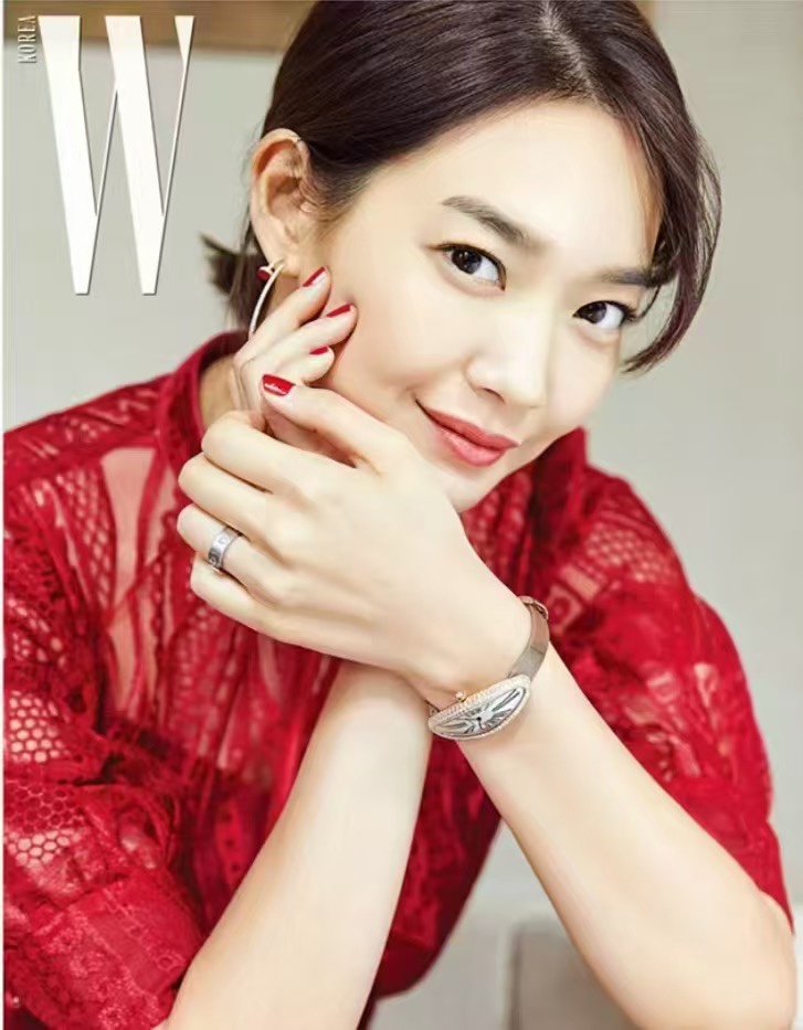 NO:336724,Unified Bathtub series perfectly shipped, be elegant and powerful. Cartier Bathtub series Cartier Baignoire Allongee Medium Size length 47mm and width 21mm. The iconic Roman scale is paired with quenched baked blue steel pointer, elongated medium size and has a sense of power. It is the most popular neutral proportion in the Baignoire series, not challenging gender and personality. In particular, the new electric black case with three colors and personality is fashionable, giving this work a unique modern language. The curved case is paired with soft Italian calfskin, arched sapphire mirror, perfectly fits the wrist curve, the matte dial and elongated case, the elliptical philosophy of soft and power collision, and the eye-catching. Old Qian style  While vintage style, it perfectly integrates Cartier watch style, cartier, cartier, cowhide19860909统一 浴缸系列完美出货要优雅也要力量 卡地亚浴缸系列Cartier Baignoire Allongee Medium Size长度47mm 宽度21mm .标志性罗马刻度搭配淬火烤蓝钢指针,拉长中型尺寸优雅又兼有力量感,是 Baignoire 系列中最受欢迎的中性比例,不挑性别又挑性格.特别是新型的间电黑表壳3色搭配个性时尚,赋予了这款作品独特的现代语言.弧形表壳搭配柔软意大利小牛皮,拱形蓝宝石镜面,完美贴合手腕曲线,磨砂表盘与拉长的表壳,柔和与力量碰撞的椭圆哲学,吸睛度拉满. 老钱风 vintage风的同时,完美融合了卡地亚手表风格,,cartier,cartier,cowhide,Watch