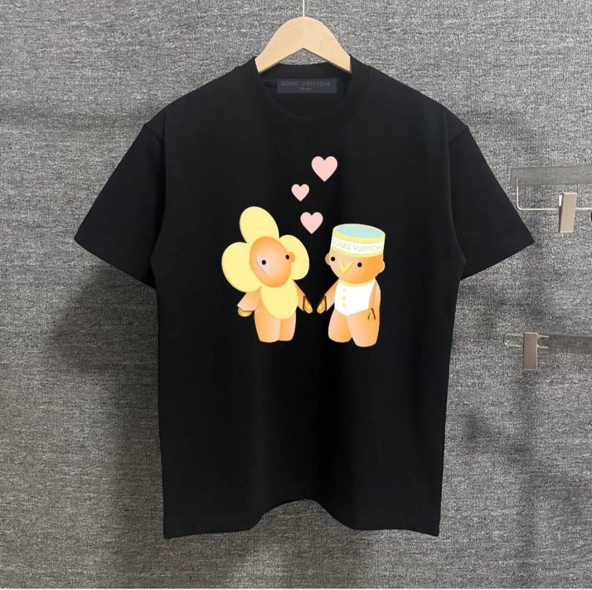 P80 1V*Louis 2025 primavera/verano nuevo estilo camiseta de manga corta exclusivo de gama alta clásico Labubu personali…