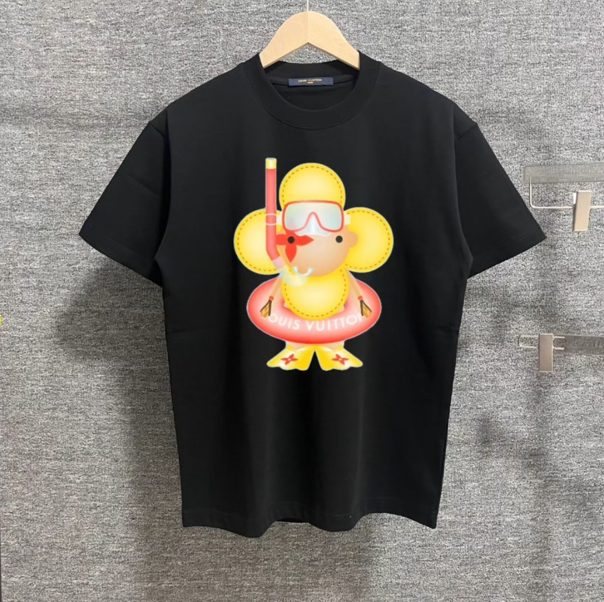 P80 1V*Louis 2025 principios de otoño nuevo estilo camiseta de manga corta exclusivo edición serie Labubu buceador pers…