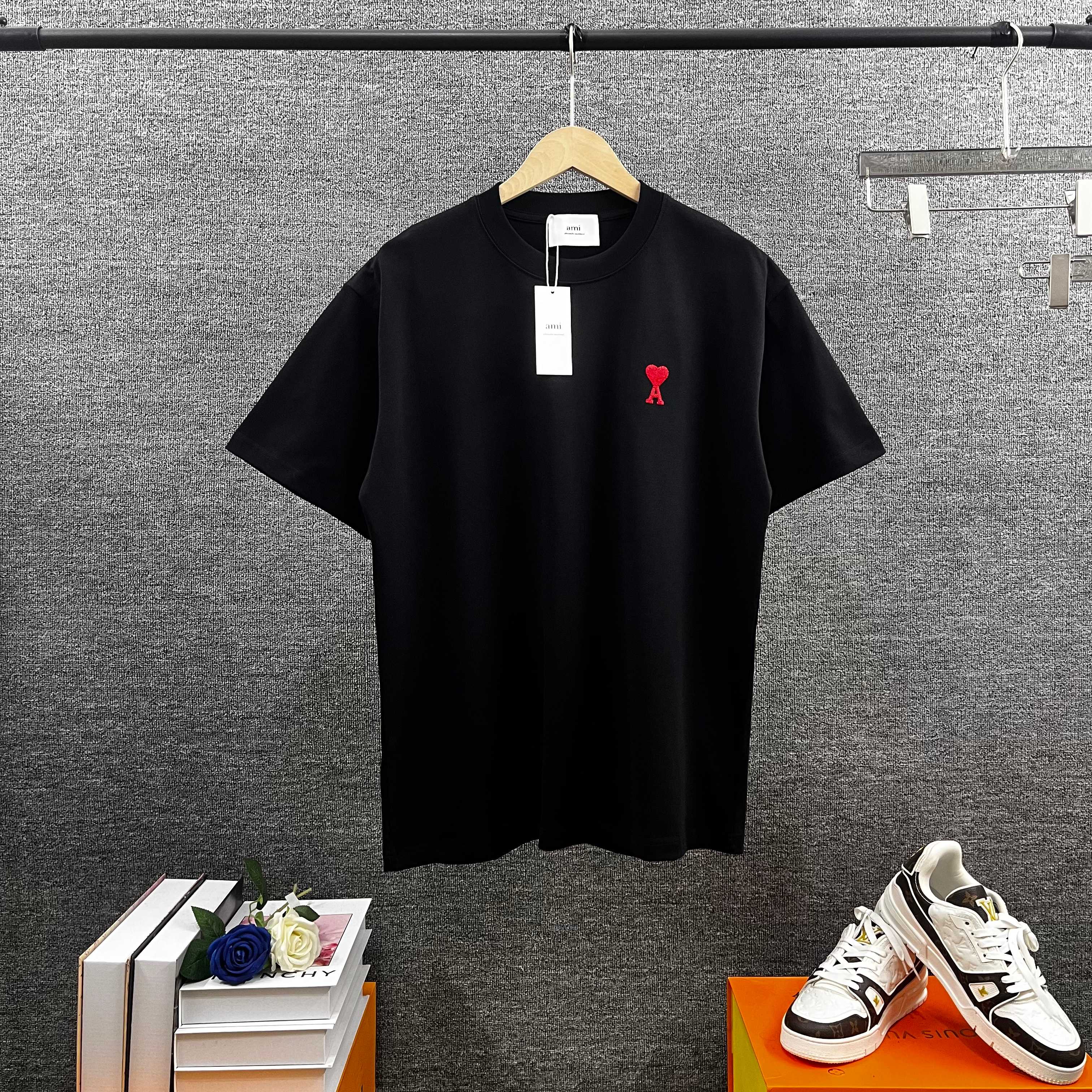 P80 A*mi *Corazón Colección primavera/verano 2026, camiseta de manga corta con bordado de pequeño corazón clásico y min…