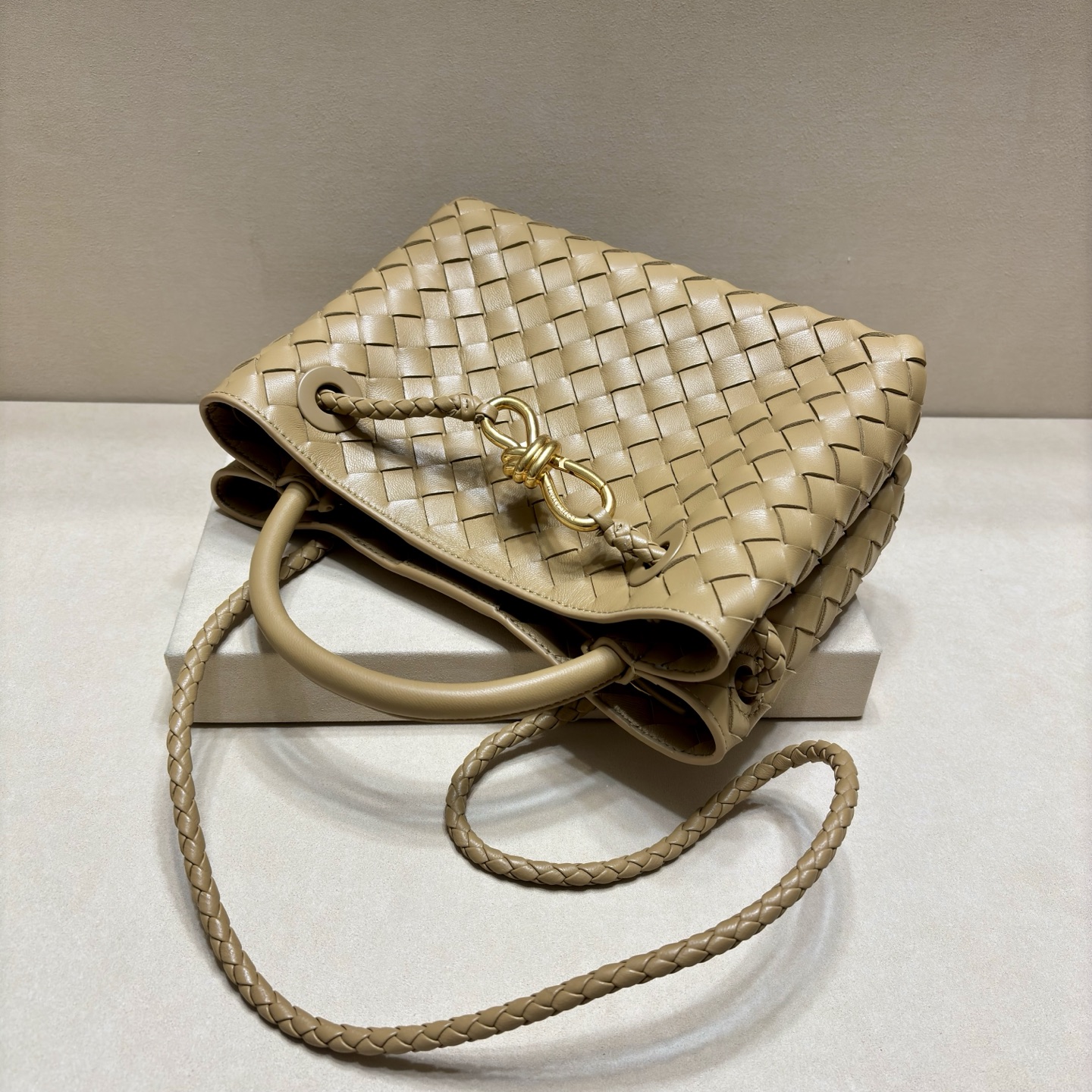 顶级🅿️2058 Intrecciato編み込み小型手提げバッグ