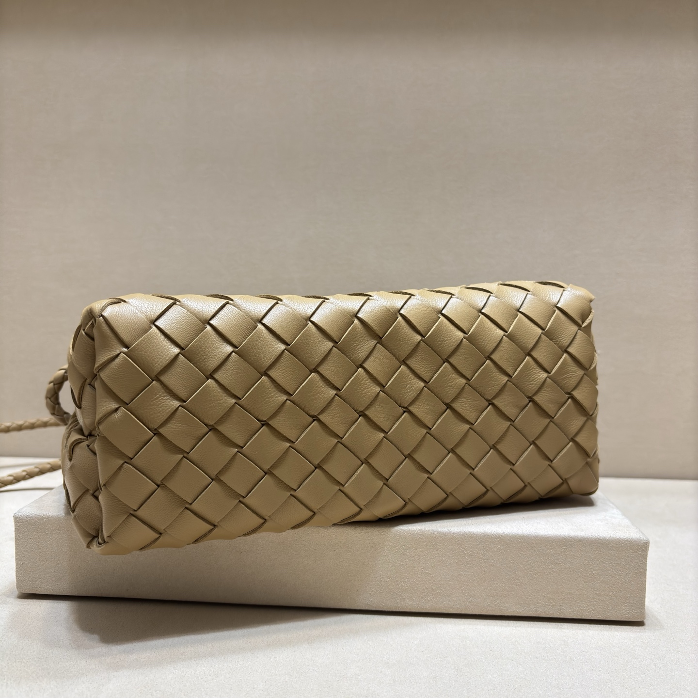 顶级🅿️2058 Intrecciato編み込み小型手提げバッグ