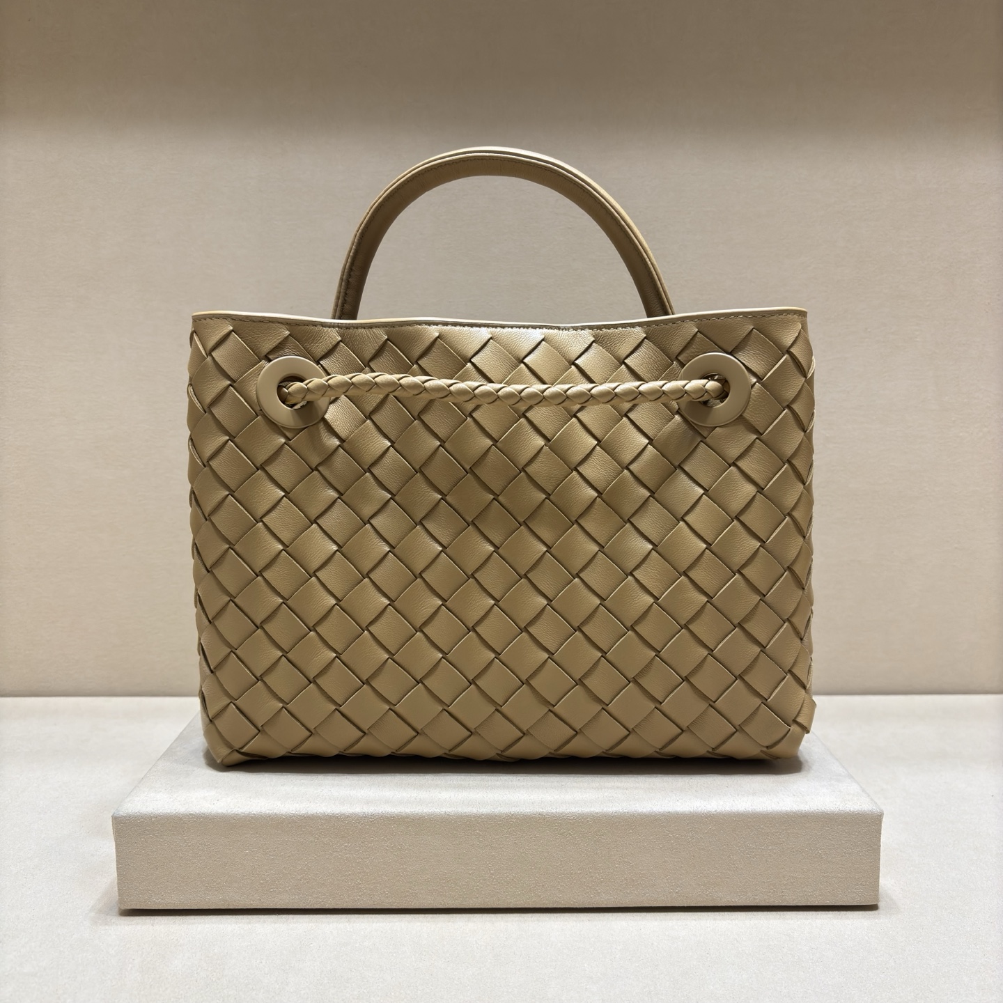 顶级🅿️2058 Intrecciato編み込み小型手提げバッグ