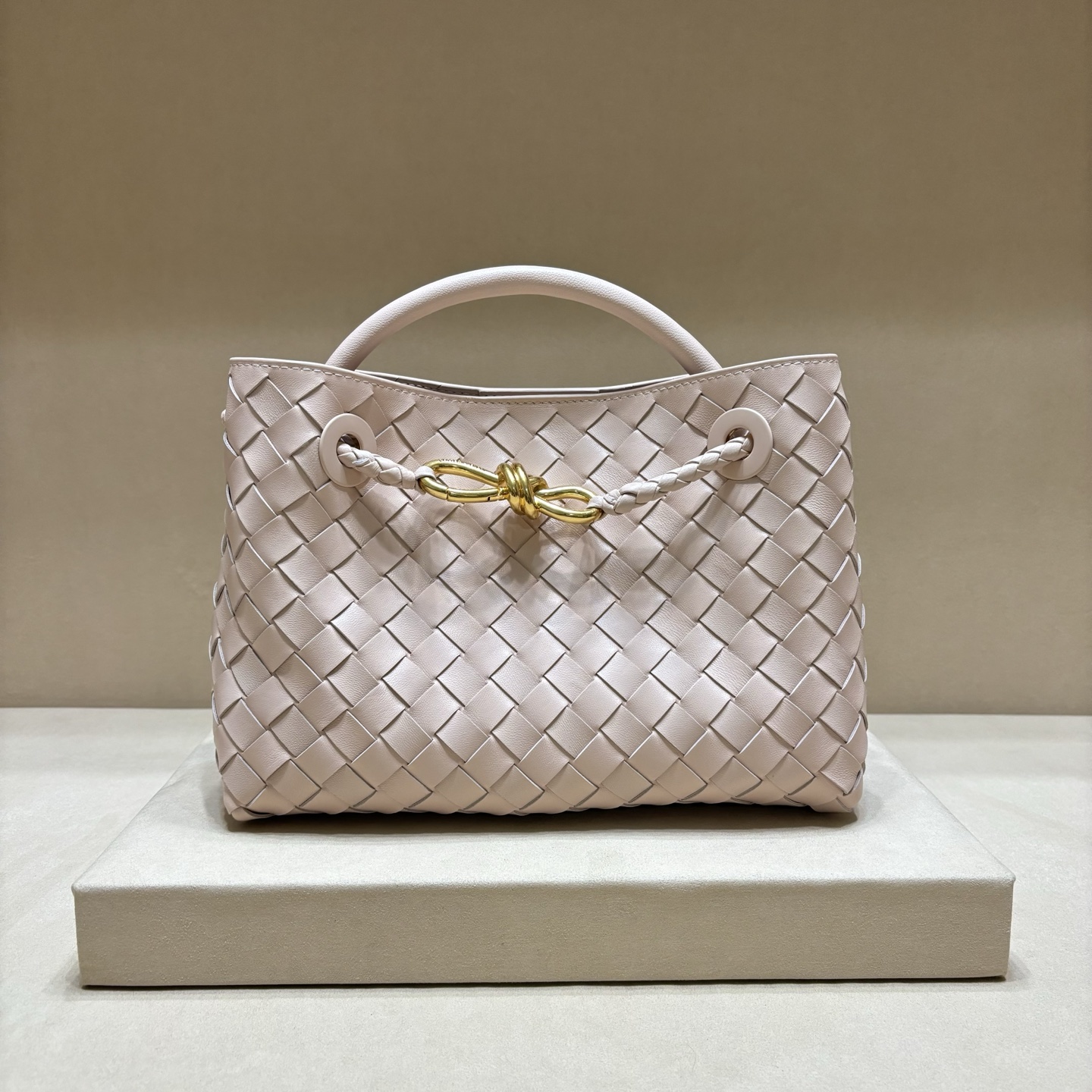 顶级🅿️2058 春夏新作編織風デザインの小型手提げバッグ