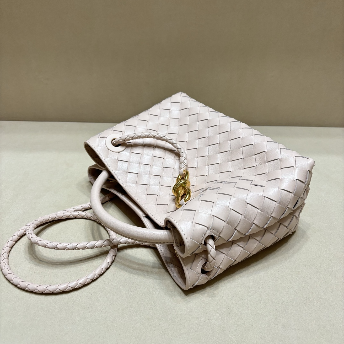 顶级🅿️2058 春夏新作編織風デザインの小型手提げバッグ