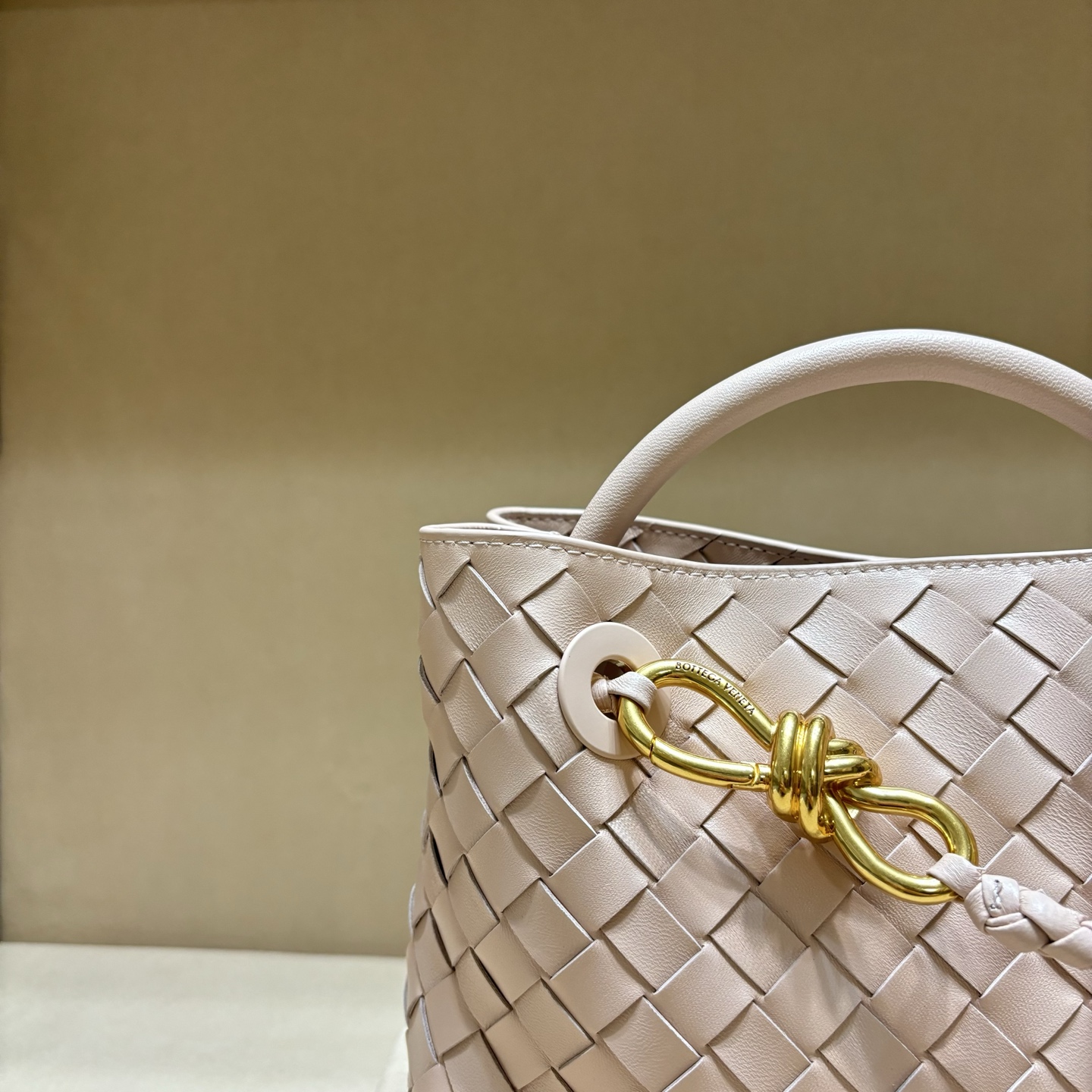 顶级🅿️2058 春夏新作編織風デザインの小型手提げバッグ