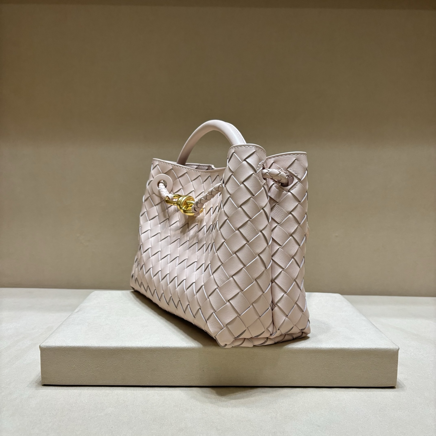 顶级🅿️2058 春夏新作編織風デザインの小型手提げバッグ