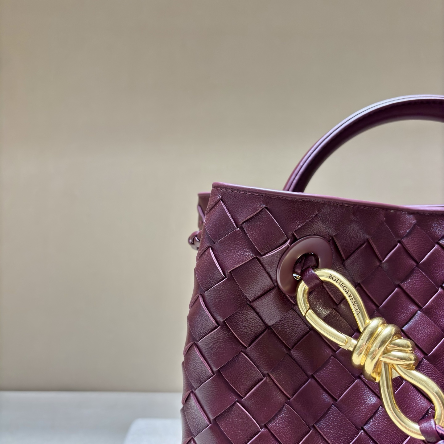 顶级🅿️2058 小号手提バッグ - 編織風スタイルと金属ディテール