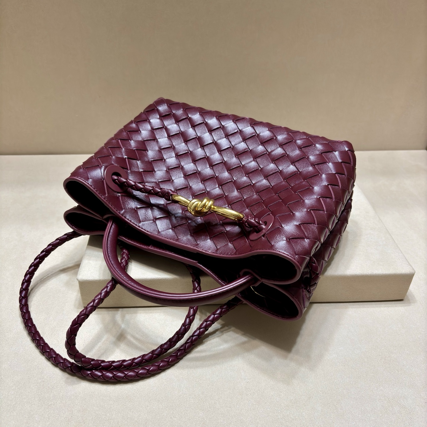 顶级🅿️2058 小号手提バッグ - 編織風スタイルと金属ディテール