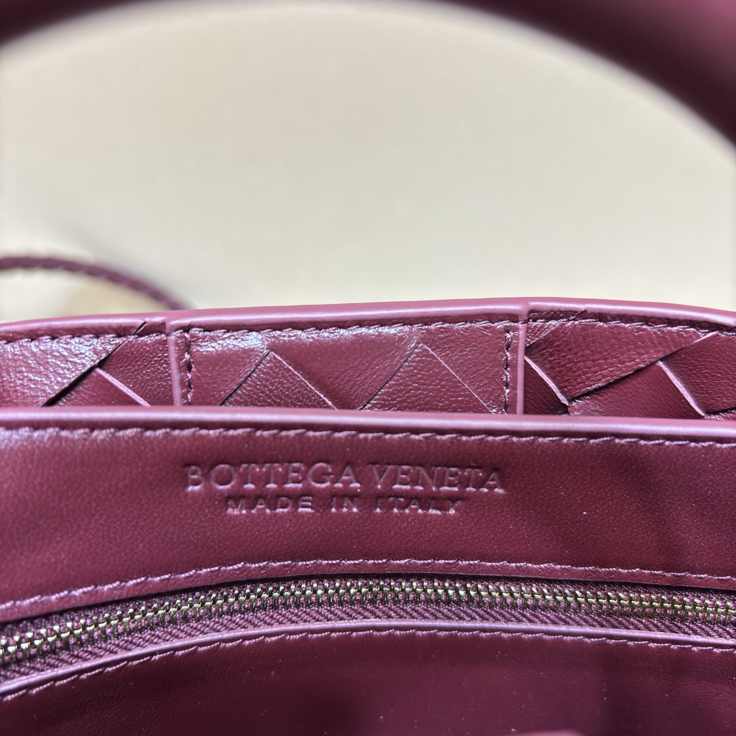 顶级🅿️2058 小号手提バッグ - 編織風スタイルと金属ディテール