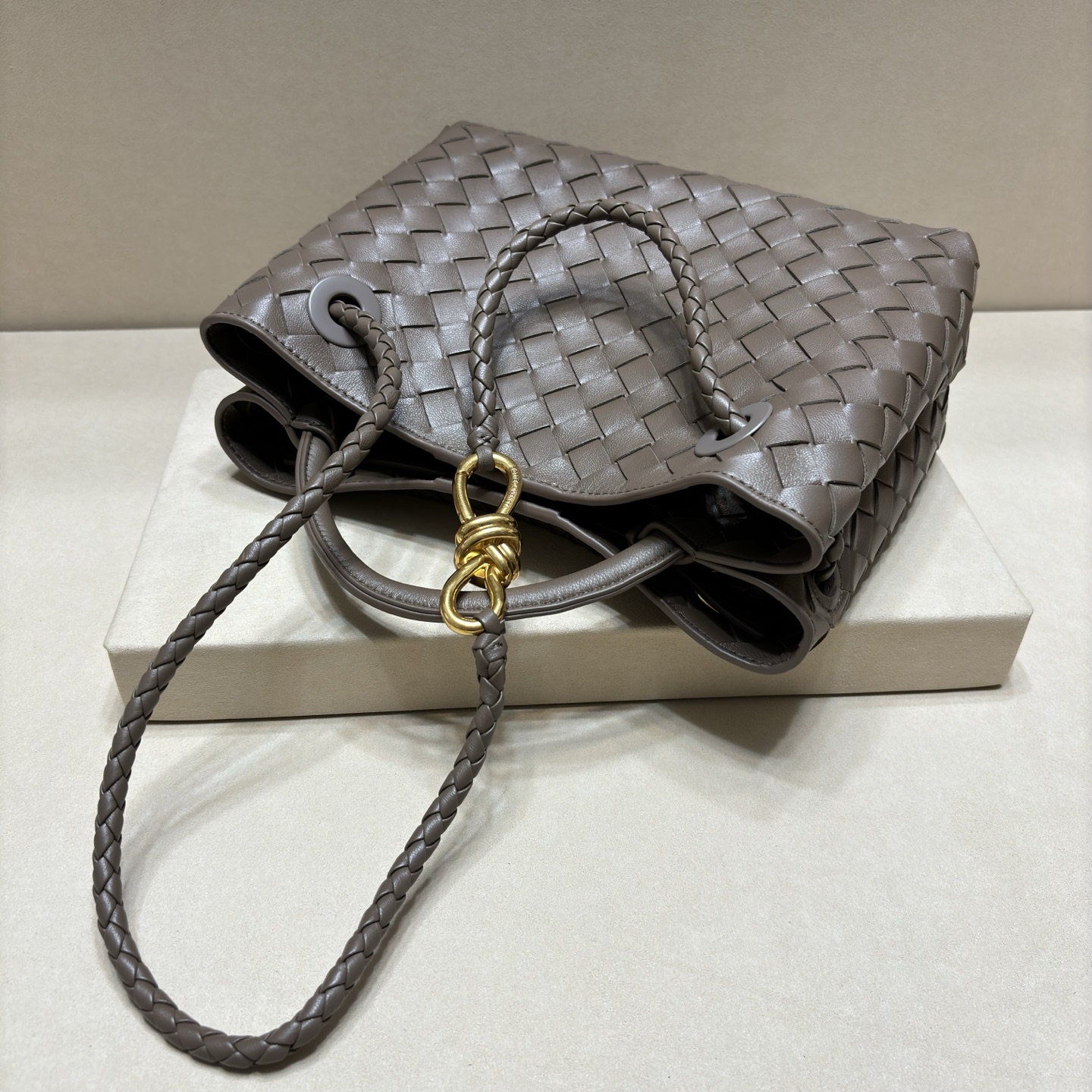 顶级🅿️2058 編織デザインの春夏新作小型手提げバッグ