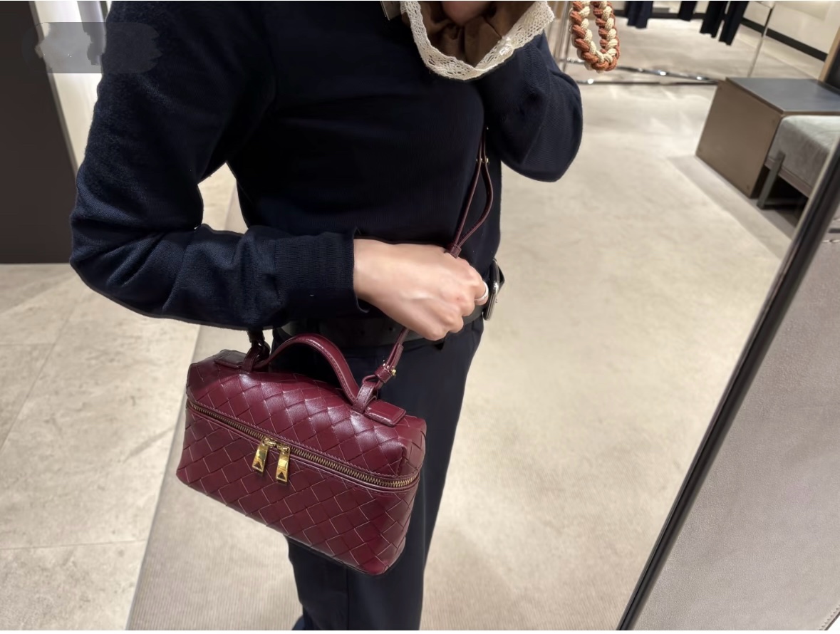 顶级🅿️1470 春夏編み込みラウンドファスナーショルダーバッグ