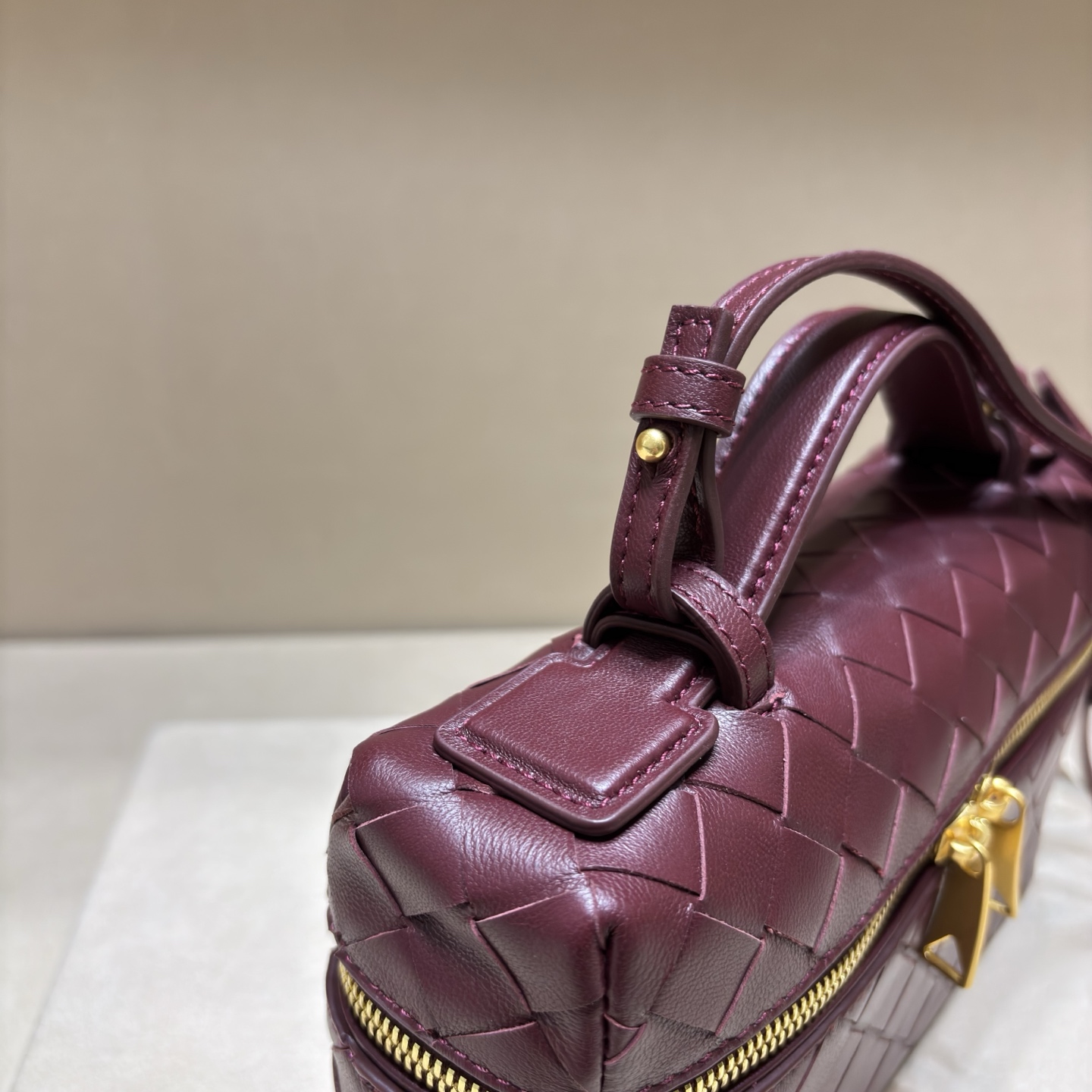 顶级🅿️1470 春夏編み込みラウンドファスナーショルダーバッグ