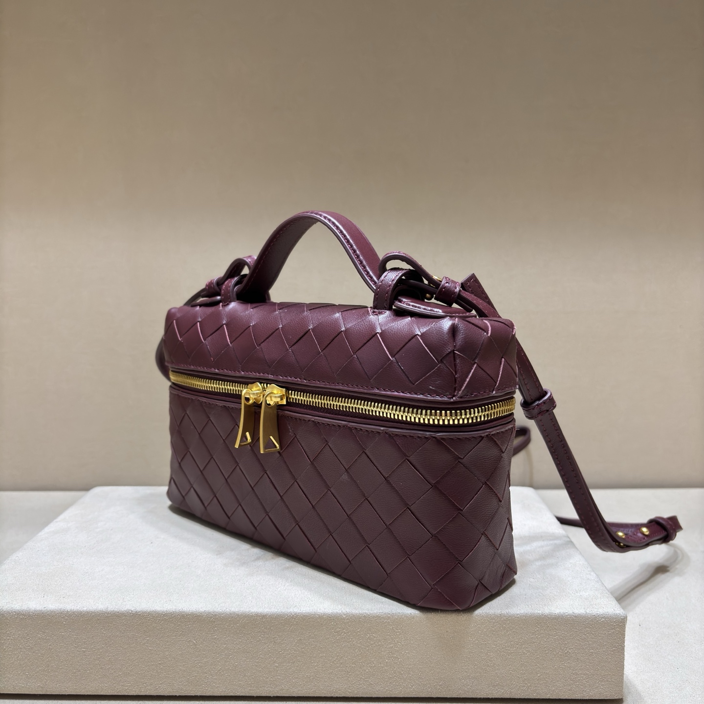 顶级🅿️1470 春夏編み込みラウンドファスナーショルダーバッグ