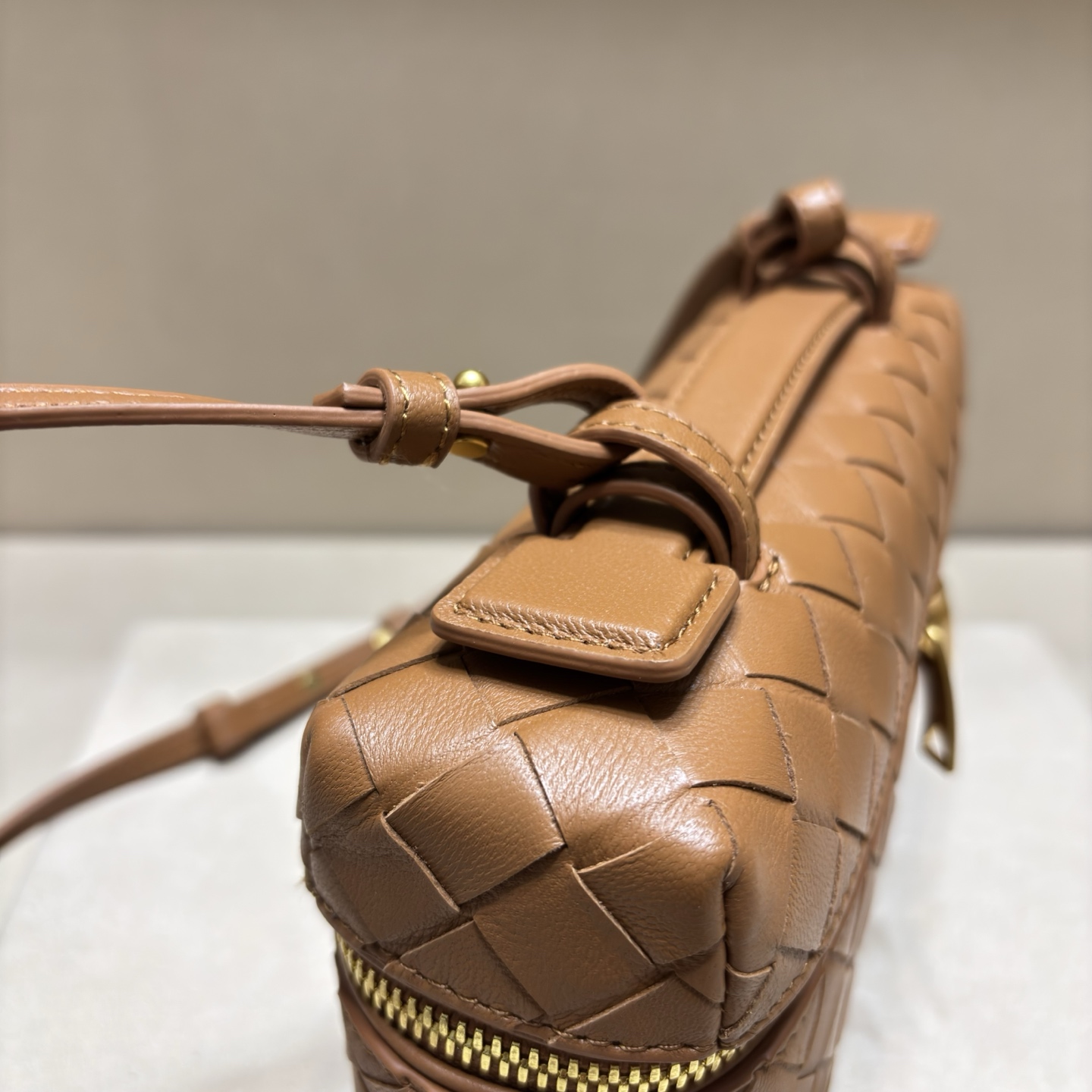 顶级🅿️1470 春夏編み込みラウンドジッパーショルダーバッグ