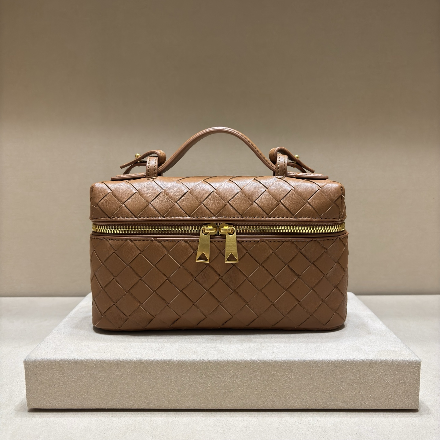 顶级🅿️1470 春夏編み込みラウンドジッパーショルダーバッグ