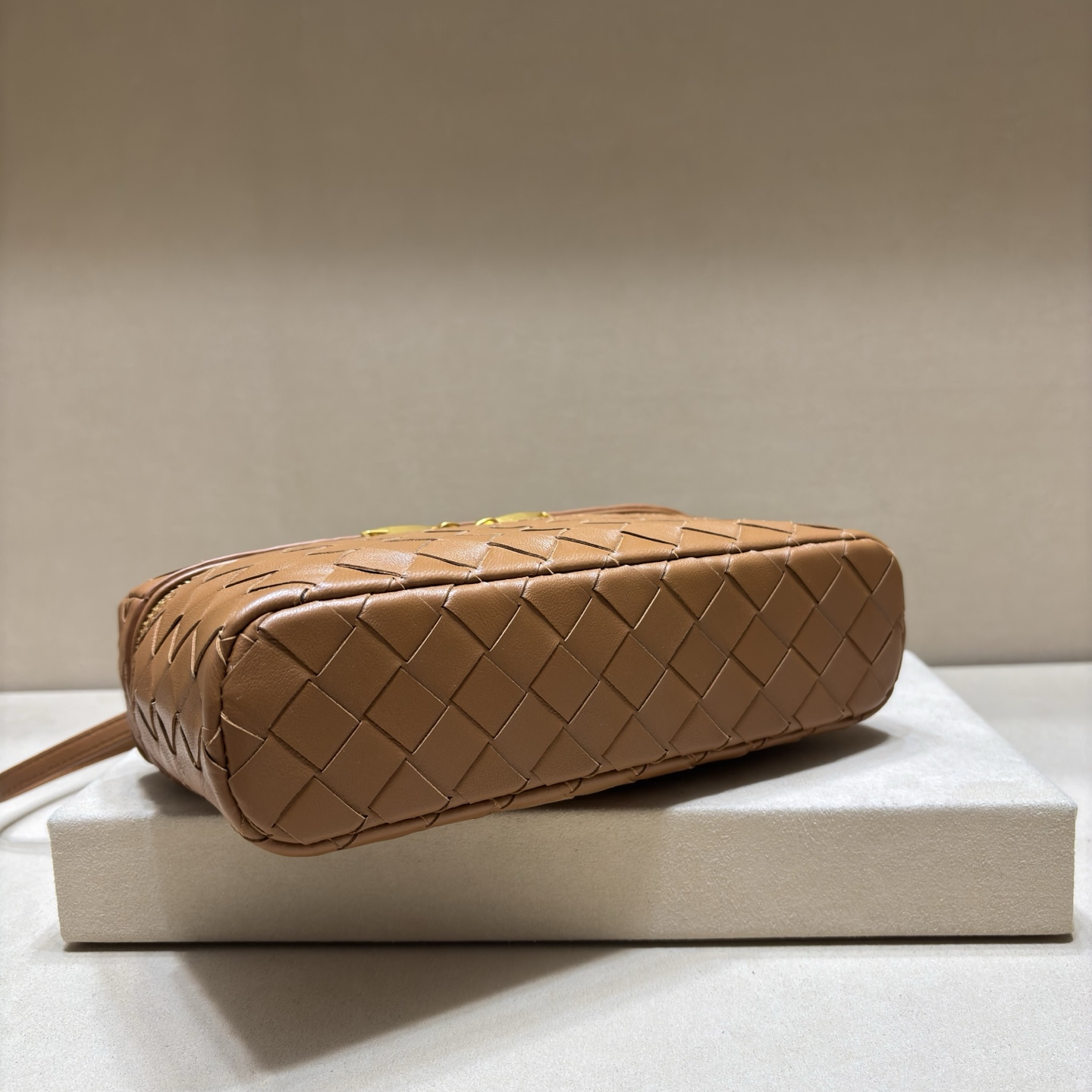 顶级🅿️1470 春夏編み込みラウンドジッパーショルダーバッグ