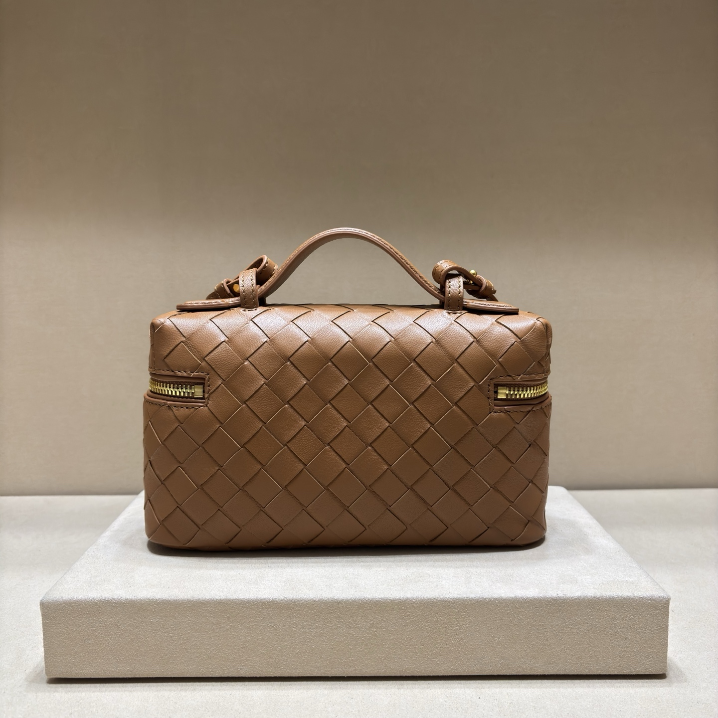 顶级🅿️1470 春夏編み込みラウンドジッパーショルダーバッグ