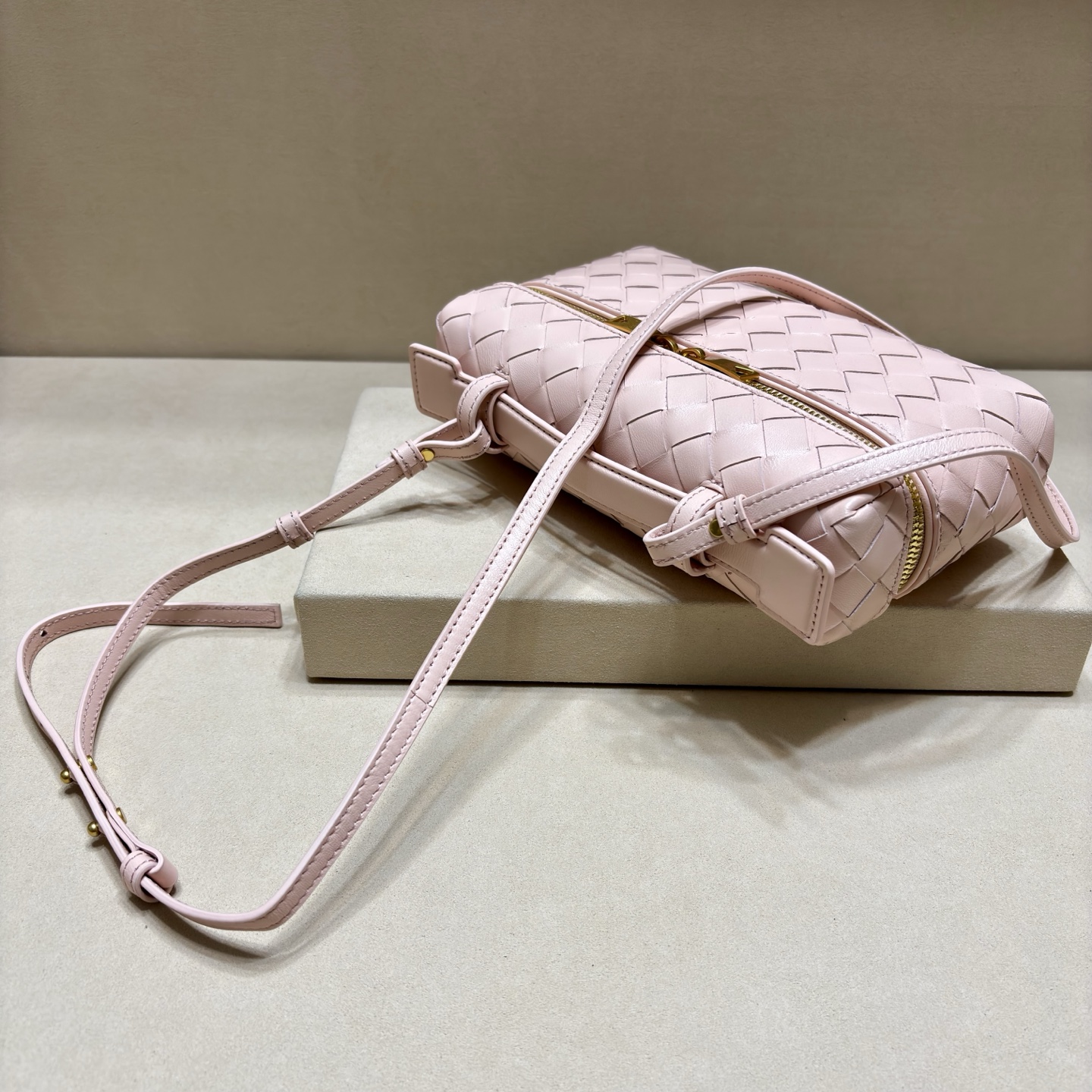 顶级🅿️1470 春夏編織ラウンドジッパーショルダーバッグ