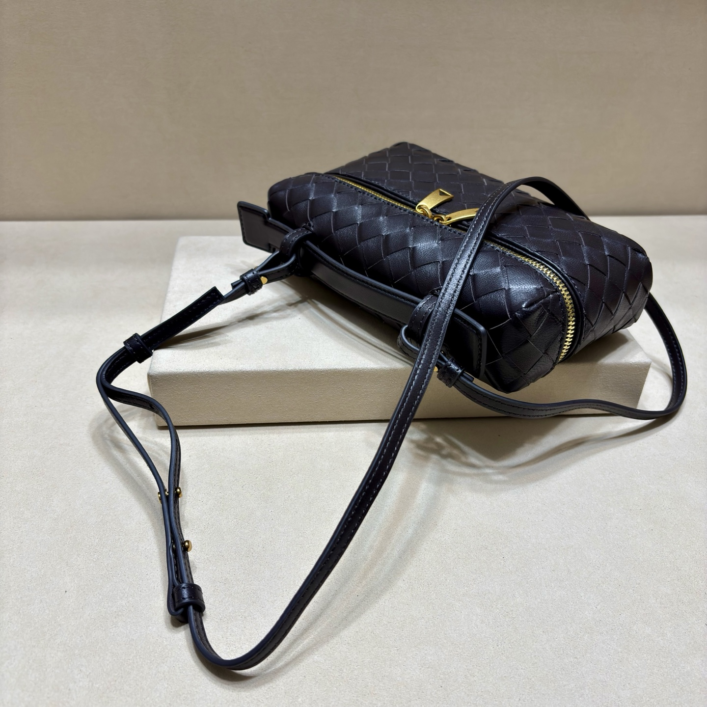 顶级🅿️1470 春夏編み込みラウンドジッパーショルダーバッグ - 化粧ポーチにも最適