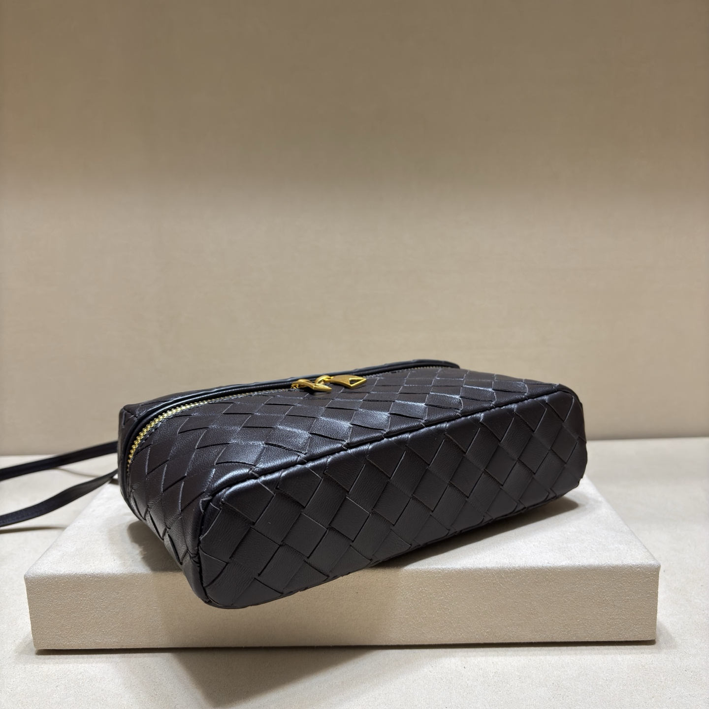 顶级🅿️1470 春夏編み込みラウンドジッパーショルダーバッグ - 化粧ポーチにも最適