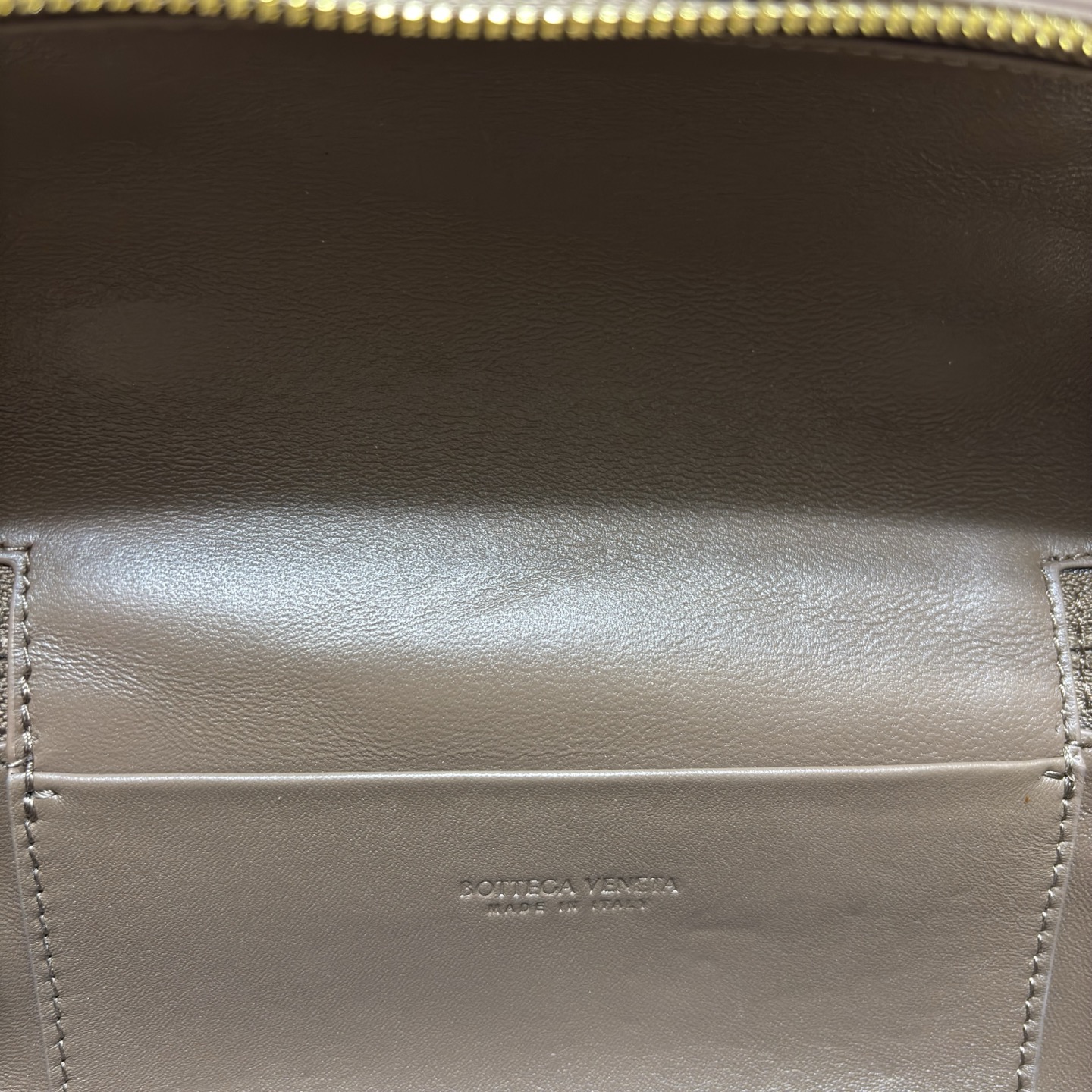 顶级🅿️1470 春夏編み込みラウンドファスナー斜め掛けバッグ