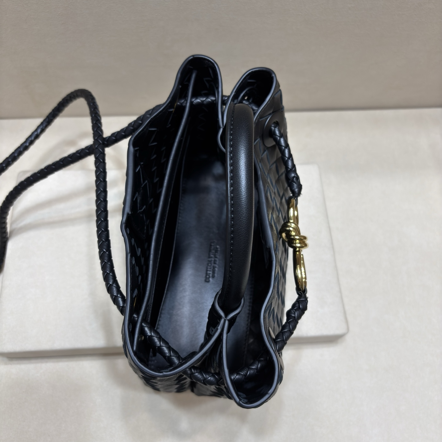 顶级🅿️2058 小号手提バッグ - 編織デザインと金属ディテール