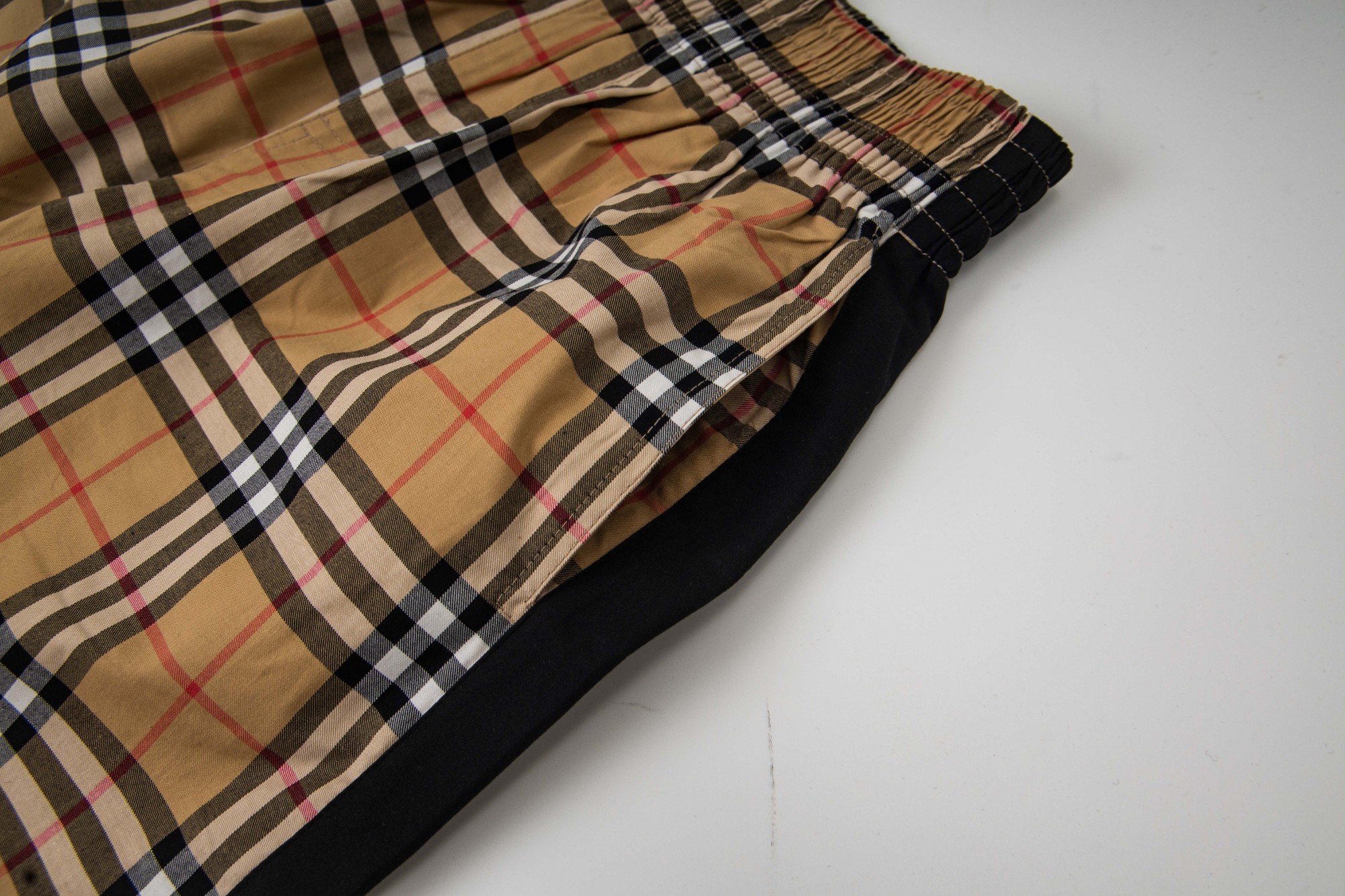 Burberry/巴宝莉 侧边条纹格纹弹力棉质长裤-Top High Quatity Cheap Sneakers Fashion Clothing Clothes Bags handbags Shoes of all Brand wholesale With The best Quality And Beautiful Price from China Factory Chinese suppliers wholesaler seller Burberry/巴宝莉 侧边条纹格纹弹力棉质长裤