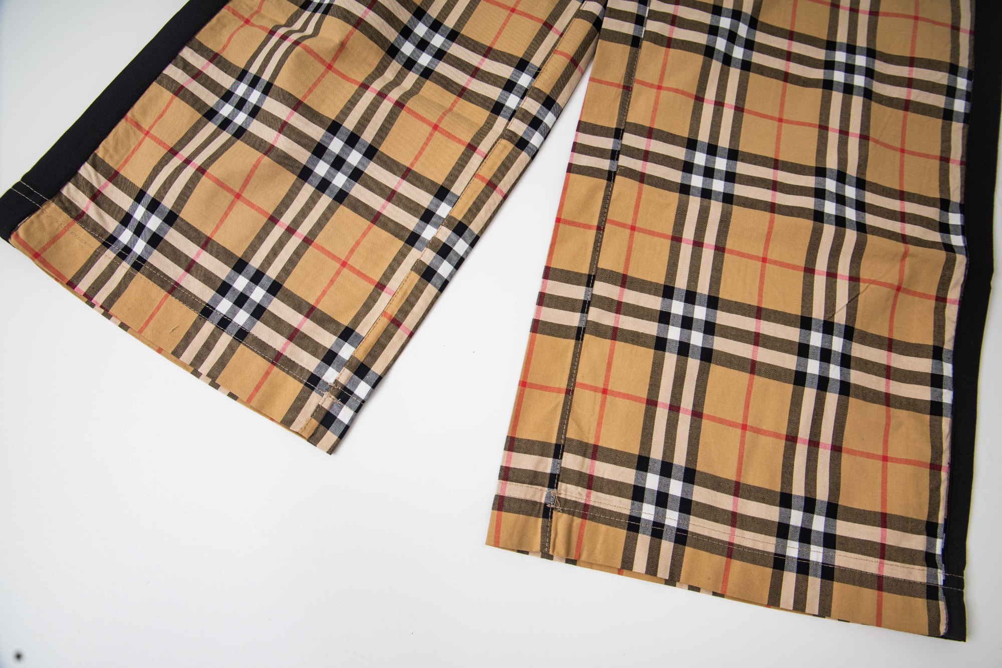 Burberry/巴宝莉 侧边条纹格纹弹力棉质长裤-Top High Quatity Cheap Sneakers Fashion Clothing Clothes Bags handbags Shoes of all Brand wholesale With The best Quality And Beautiful Price from China Factory Chinese suppliers wholesaler seller Burberry/巴宝莉 侧边条纹格纹弹力棉质长裤