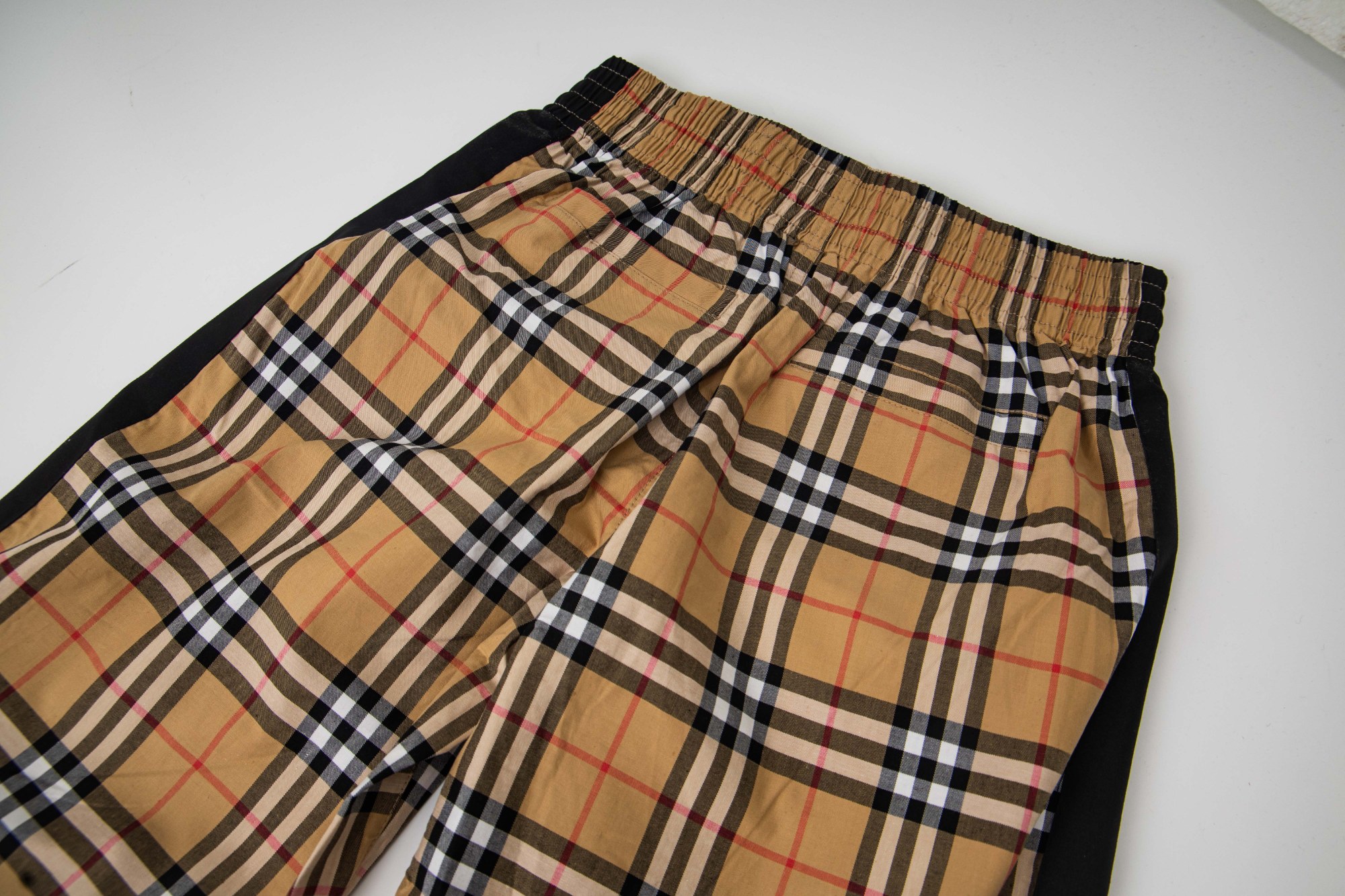 Burberry/巴宝莉 侧边条纹格纹弹力棉质长裤-Top High Quatity Cheap Sneakers Fashion Clothing Clothes Bags handbags Shoes of all Brand wholesale With The best Quality And Beautiful Price from China Factory Chinese suppliers wholesaler seller Burberry/巴宝莉 侧边条纹格纹弹力棉质长裤