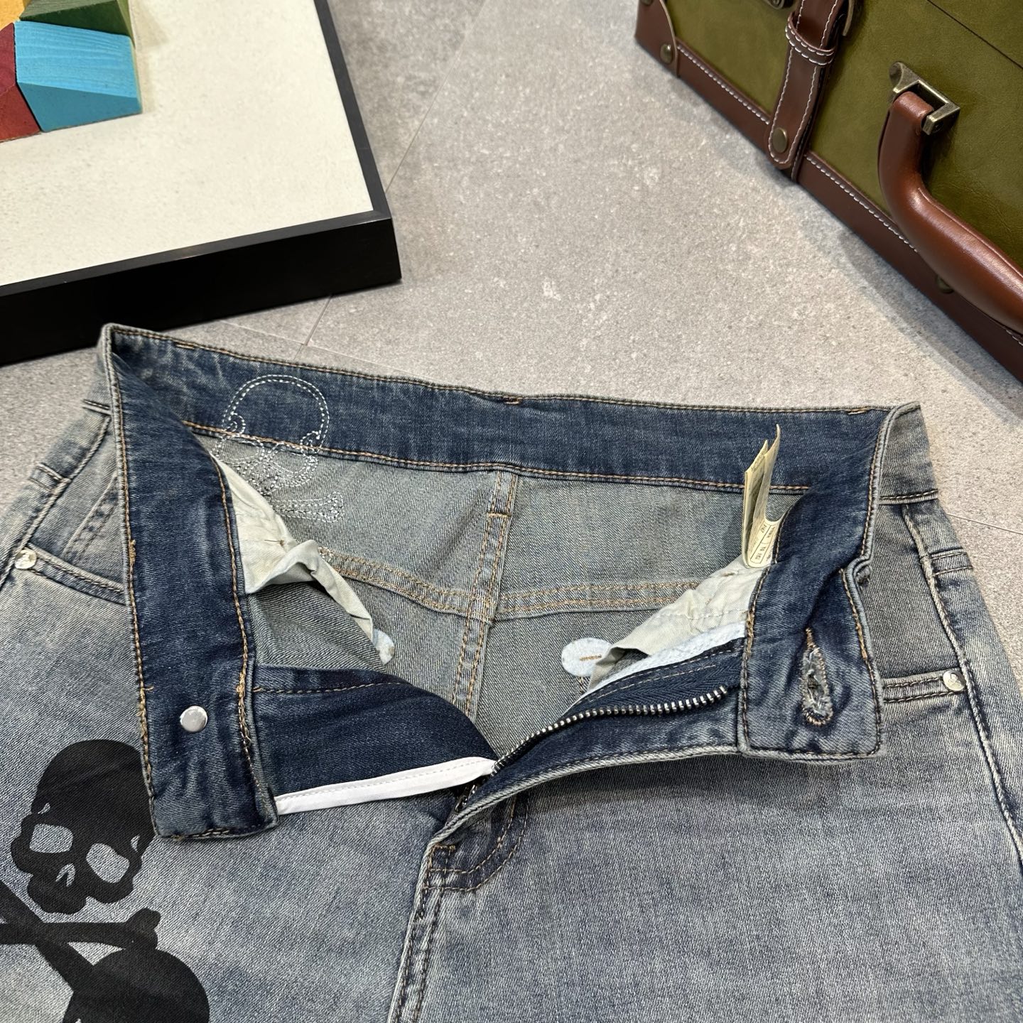 Mastermind Japan 2025SS Men’s Mono-Cowjacks: High-Grade Water-Washed Denim Collection Launch - 图片 4