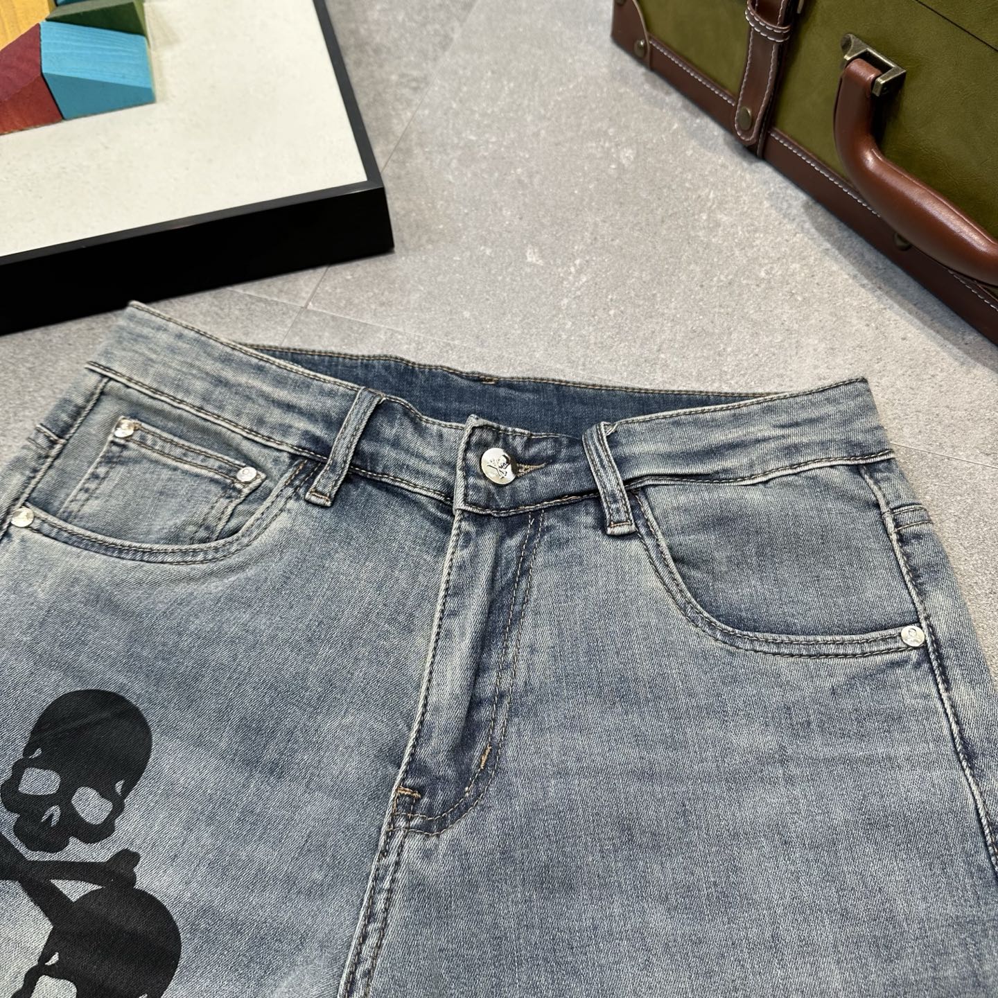 Mastermind Japan 2025SS Men’s Mono-Cowjacks: High-Grade Water-Washed Denim Collection Launch - 图片 3