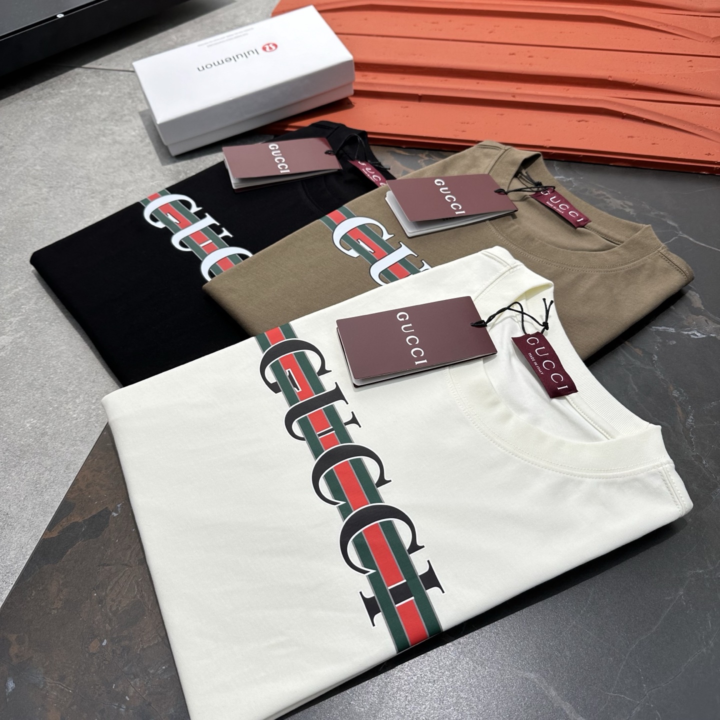 P525 GU25 SUMMER MEN ROUND SHORT SLEEVES CODE S-3XL