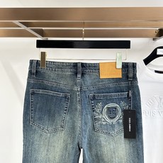 专柜🆕2026春夏设计推荐 热卖牛仔裤🆕柔软亲肤面料 奢华头层牛皮腰牌 经典蓝洗水 专柜限量款 奢华感订制面料 工艺+洗 专柜🆕2026春夏设计推荐 热卖牛仔裤🆕柔软亲肤面料 奢华头层牛皮腰牌 经典蓝洗水 专柜限量款 奢华感订制面料 工艺+洗