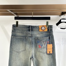 专柜🆕2026春夏设计推荐 热卖牛仔裤🆕柔软亲肤面料 奢华头层牛皮腰牌 经典蓝洗水 专柜限量款 奢华感订制面料 工艺+洗 专柜🆕2026春夏设计推荐 热卖牛仔裤🆕柔软亲肤面料 奢华头层牛皮腰牌 经典蓝洗水 专柜限量款 奢华感订制面料 工艺+洗