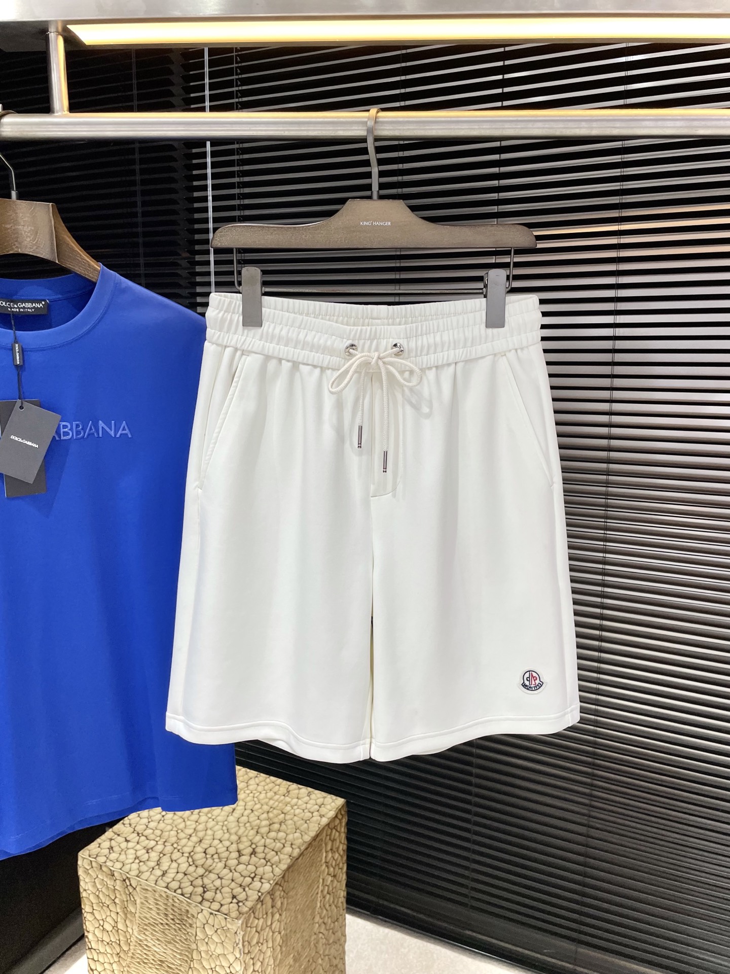 NO:903151,P Monche - (Mengjia) 2026 spring and summer new style, the latest casual shorts. The original trousers are casual and versatile on the upper body, and the design is casual and lazy. Advanced custom imported cotton fabrics, one-to-one hardware customization technology, extremely comfortable. High-end atmosphere, whether you have the taste of summer, your first choice. Size M-4XL purchasing level...,,shorts,19860909P  Monche-（蒙家）2026春夏季新款,最新休闲短裤.原版裤型上身休闲百搭、设计随性慵懒范,高级定制进口棉面料,一比一五金订制工艺 舒适感爆棚.高端大气,夏天的味道有没有,首选 .码数 M-4XL 代购级别……,,shorts,,Men's clothing