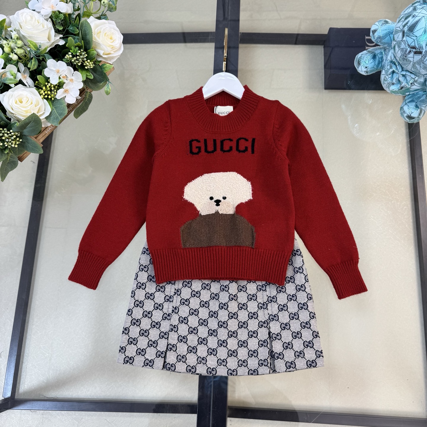 Luxury Cashmere Apparel: Gucci’s Latest Collection Highlights Size and Quality