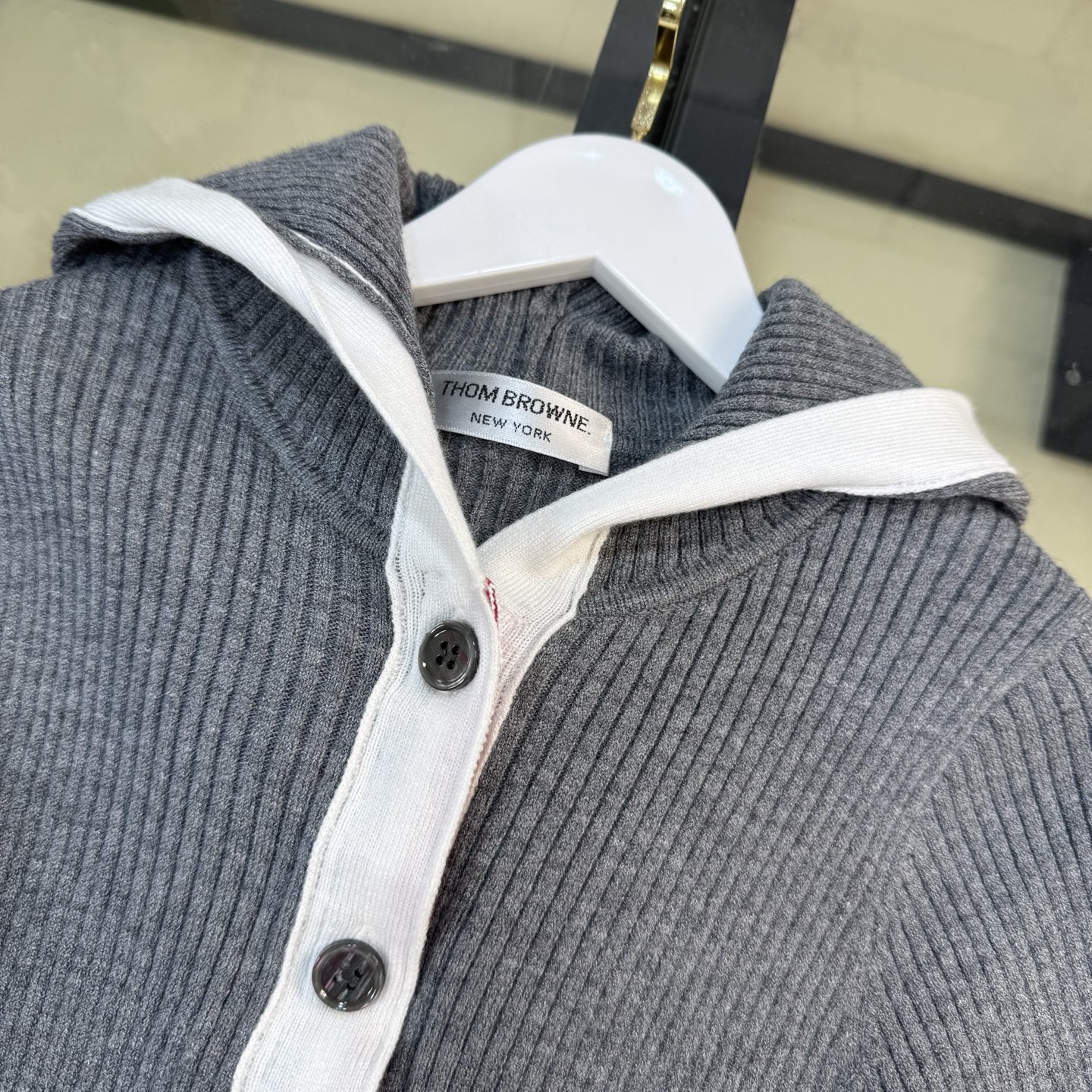 Youthful Grey School Sweater Suit: Classic Design for School and Leisure Comfort - 图片 5