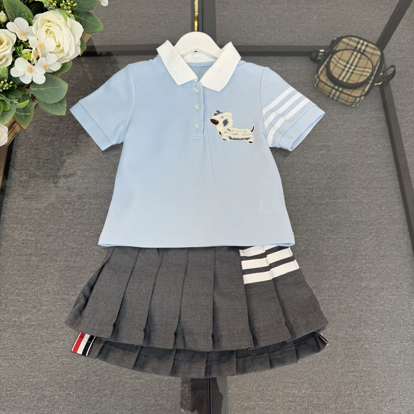 Tallas: 100-160cm @ 168 yuanes el conjunto, nuevo conjunto de camiseta de manga corta y falda, tacto y confec…