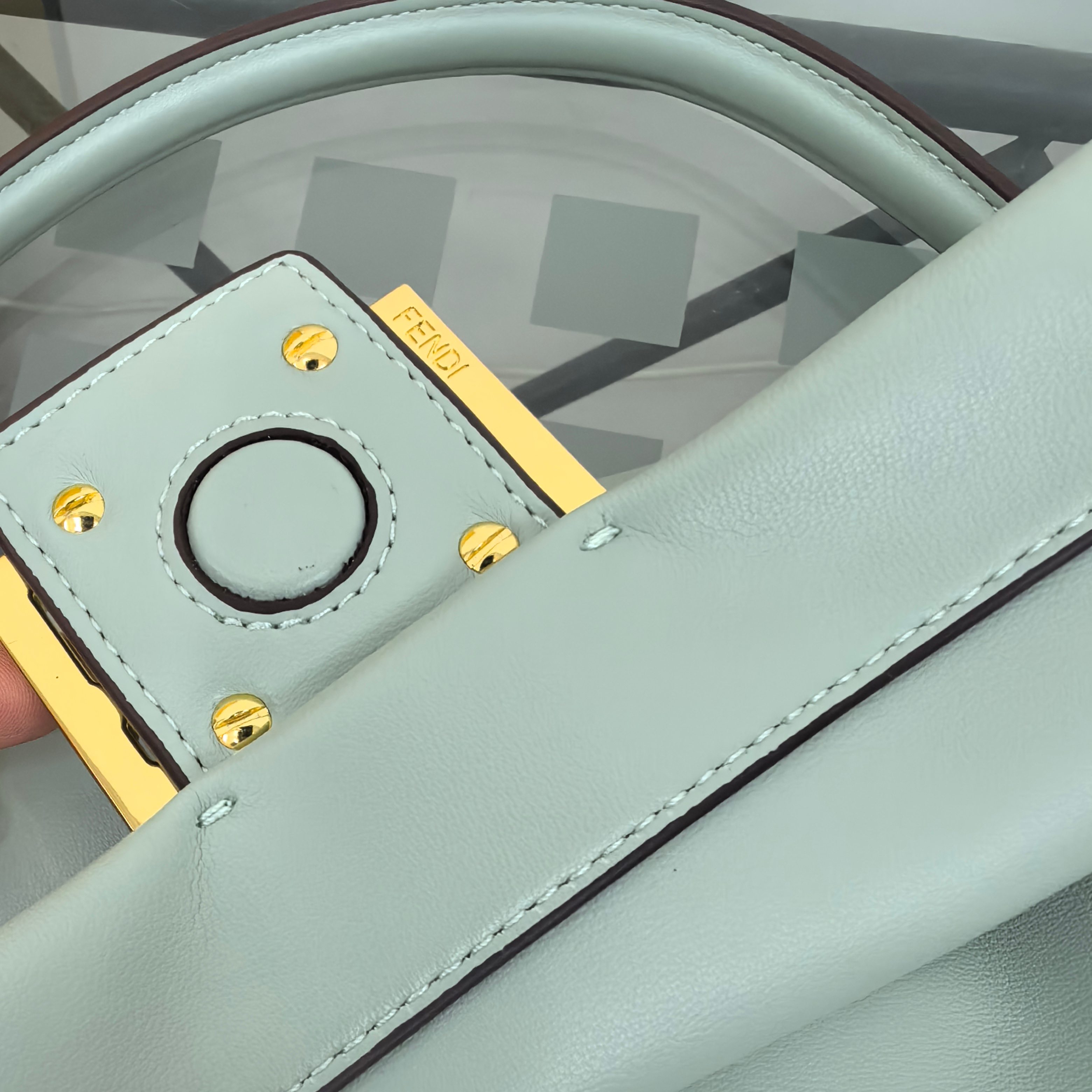  Fendi2025新款Mamma法棍!!
FENDI 2025春夏女士系列创绎经典，升华日常着装。
M