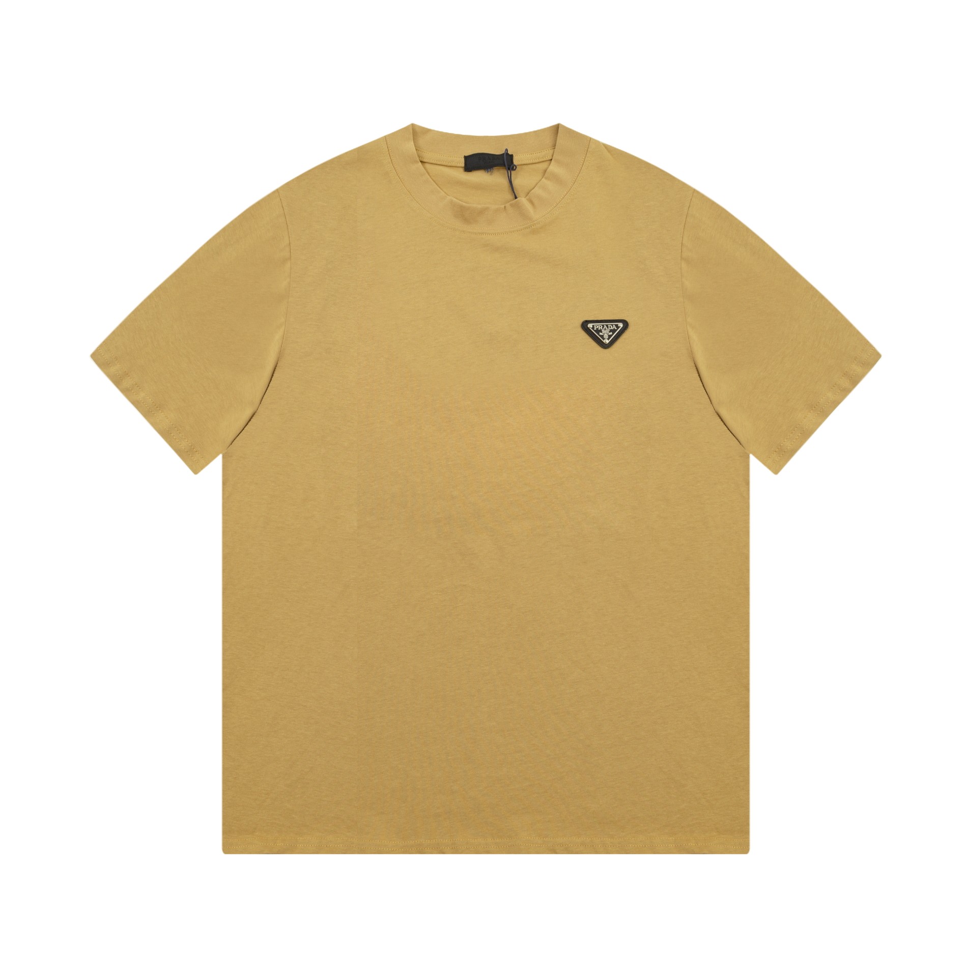 Prada/普拉达 Camiseta de manga corta con el clásico logo de placa metálica, camiseta unisex para parejas. Recomendación de…