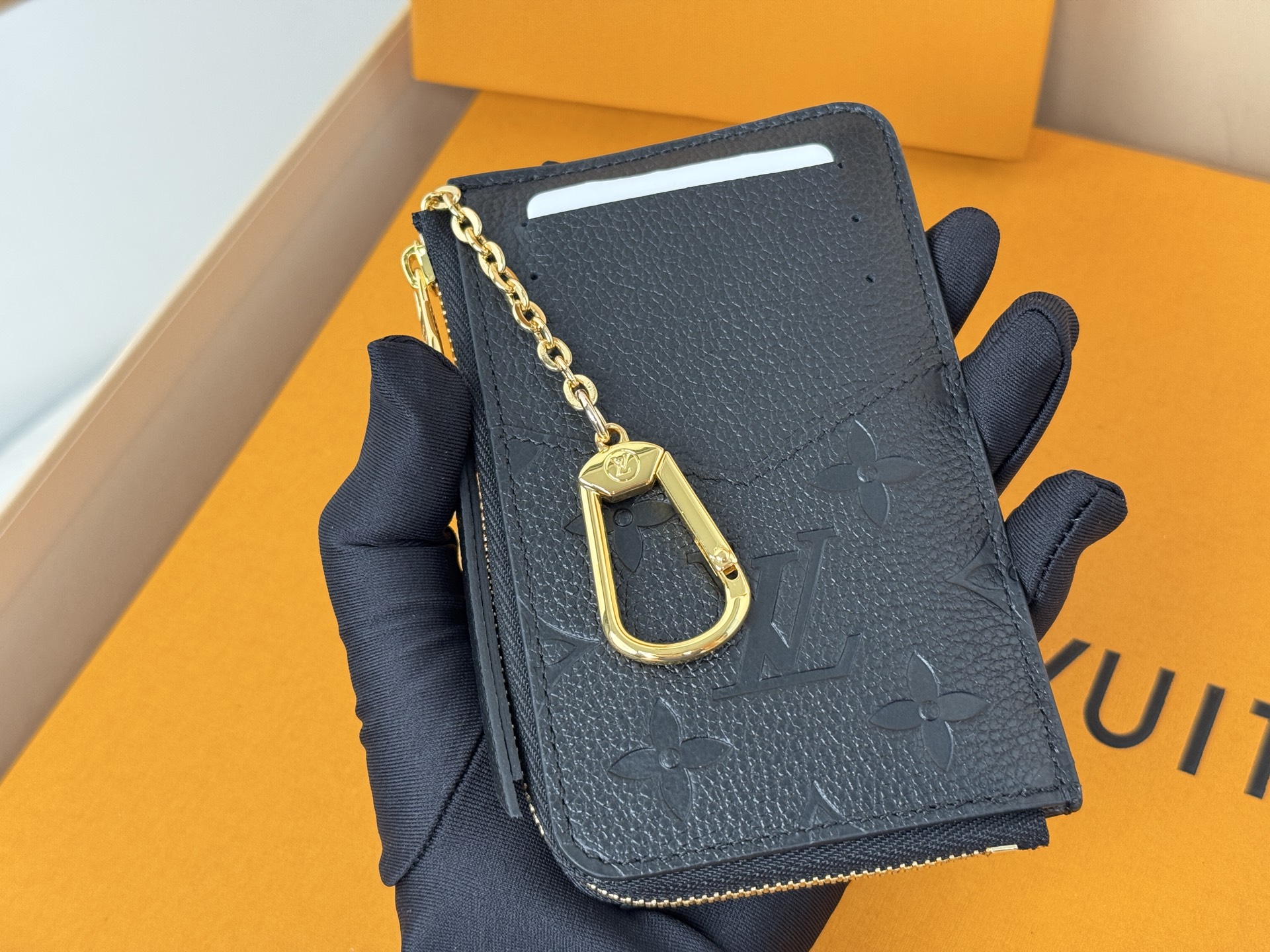 Louis Vuitton M69421黑色 Recto Verso 卡夹取材 Monogram Empreinte 皮革