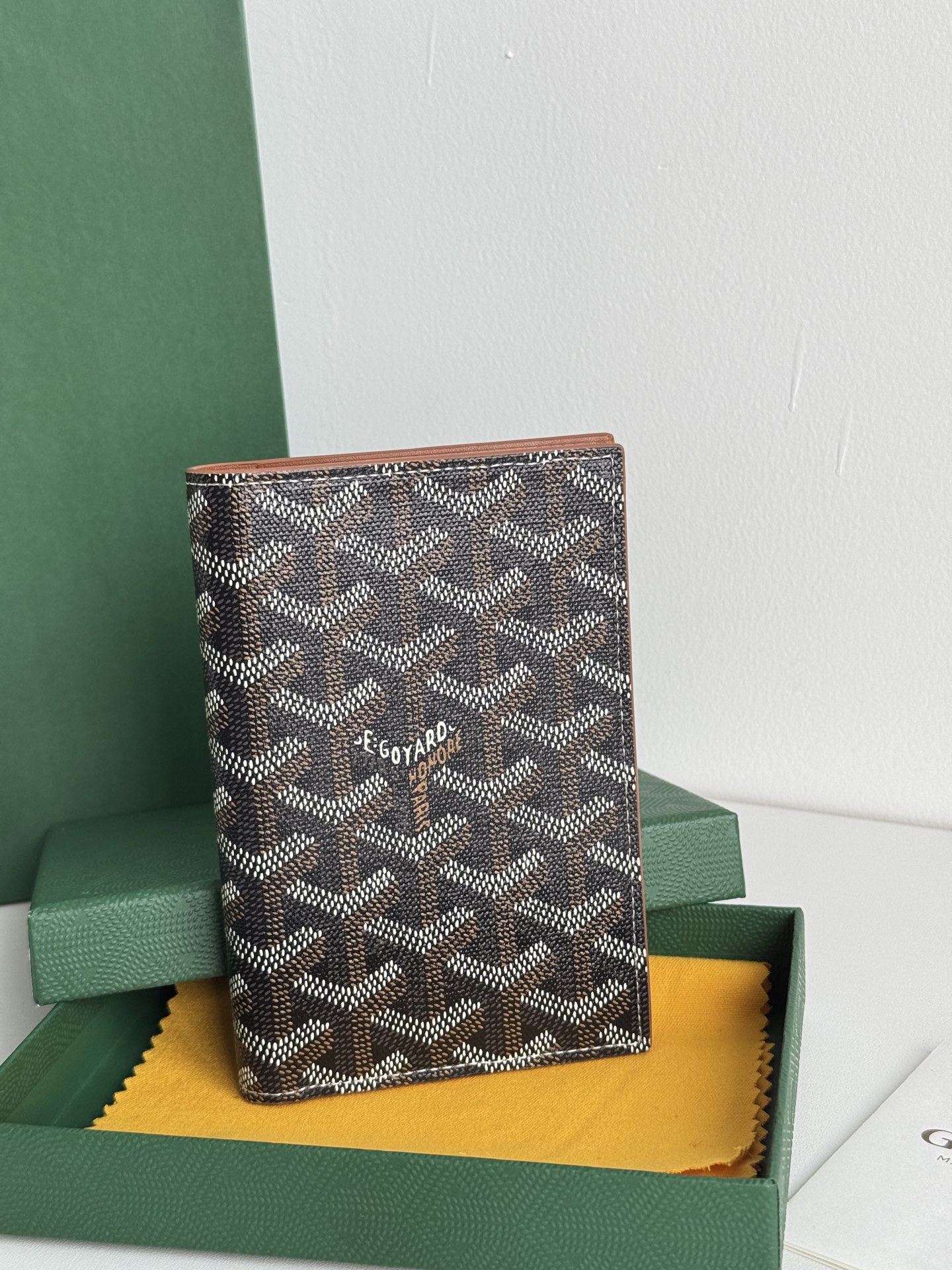 戈雅家 经典款护照夹 - 旅行に最適な収納力